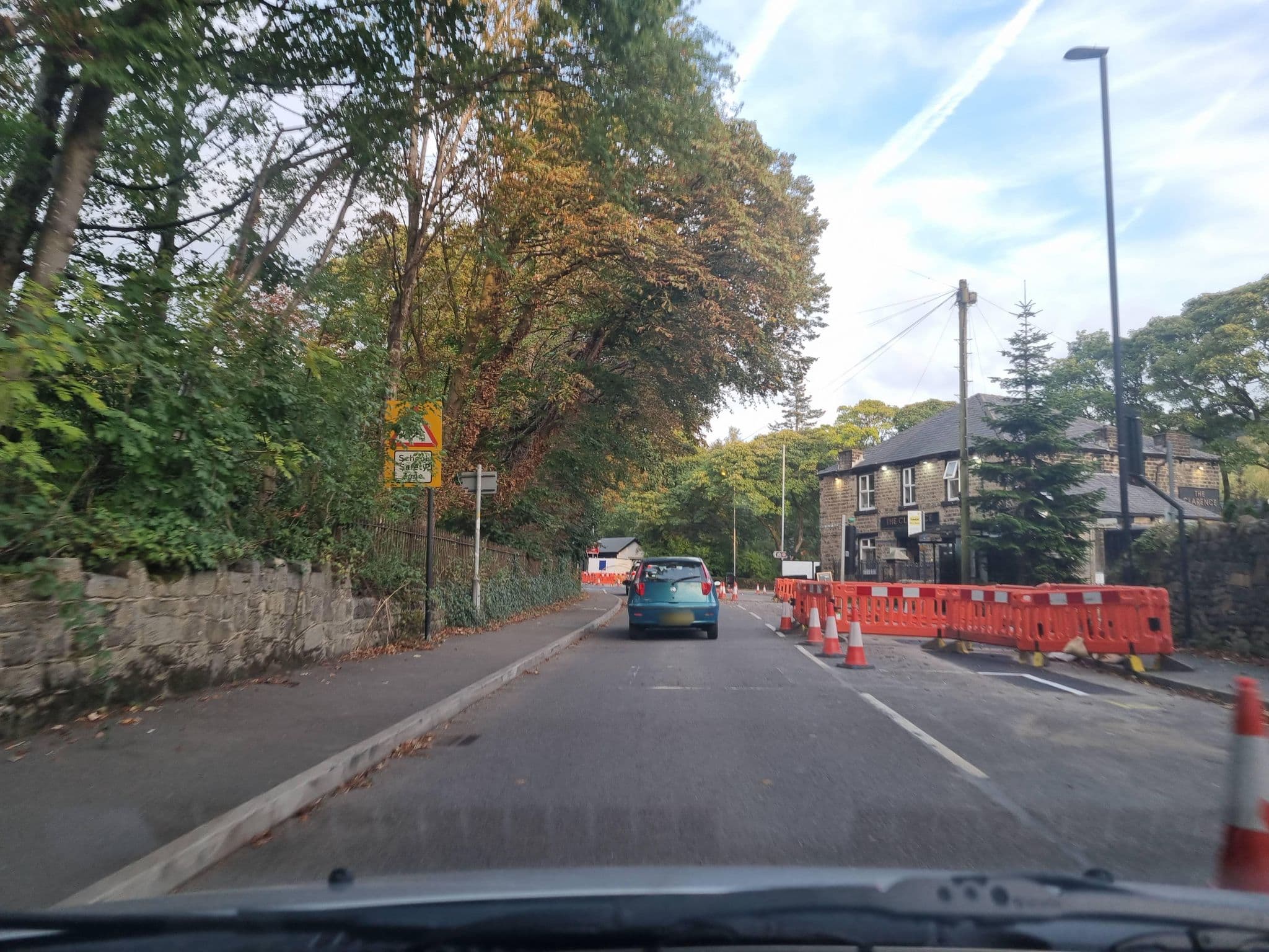 Street view near Clarence Hotel, Saddleworth — © mappo2 (CC BY-SA · Mapillary)