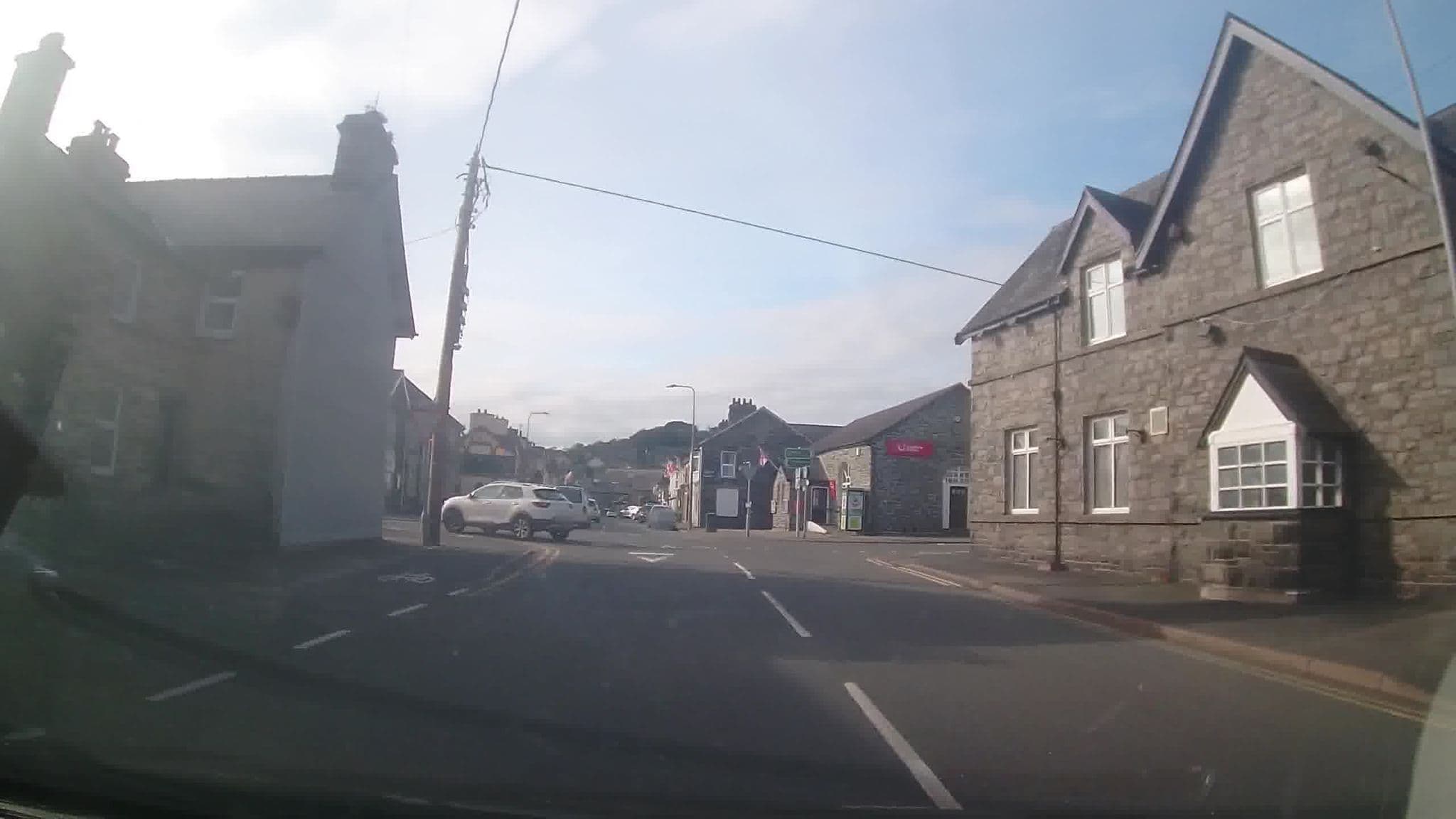 Street view near Griffin Hotel, Penrhyndeudraeth — © trigpoint (CC BY-SA · Mapillary)
