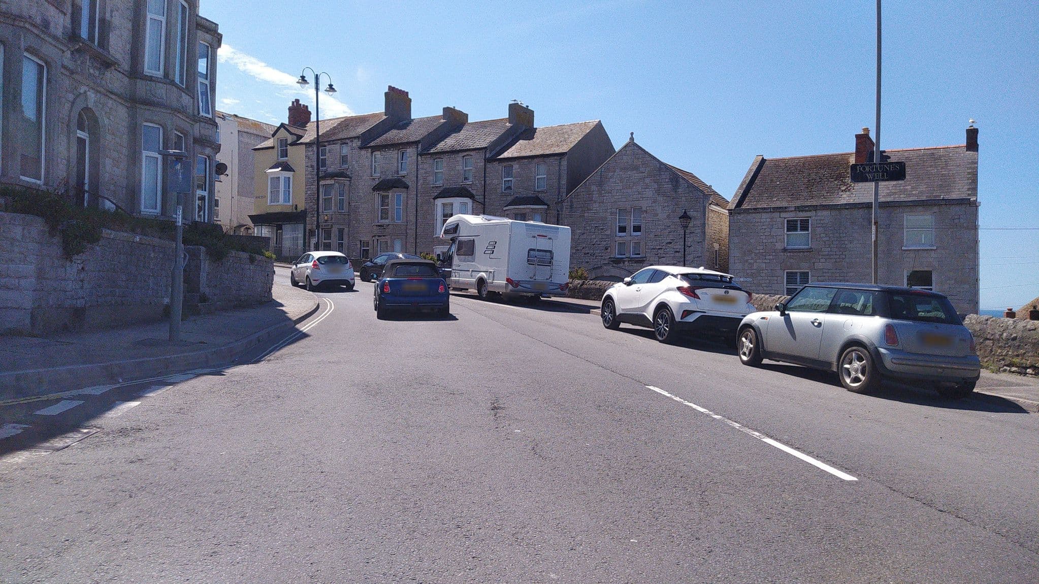 Street view near Portland-Cottage, Fortuneswell — © noid (CC BY-SA · Mapillary)