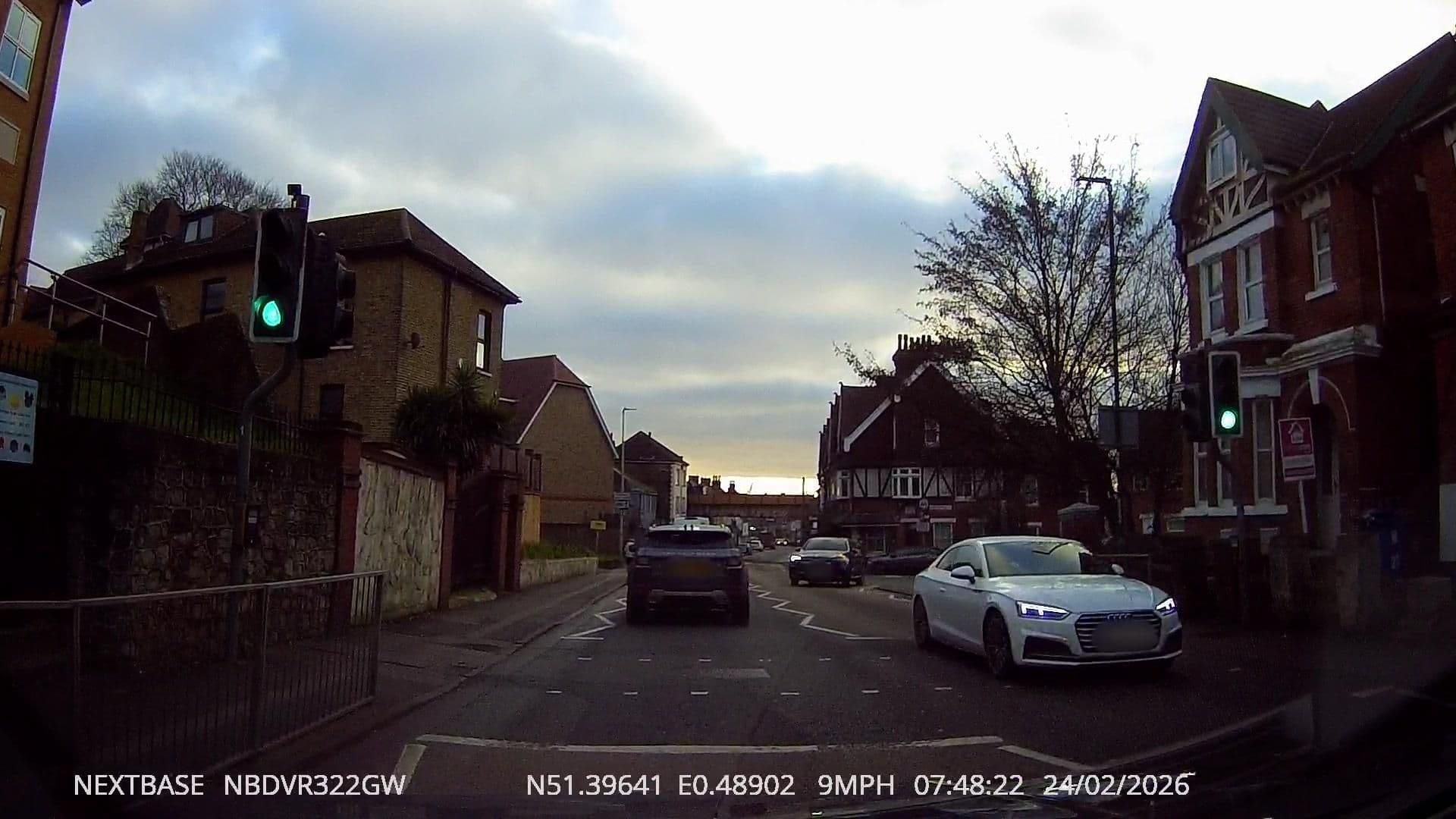 Street view near Parkwood Long Term Accomodation, Strood — © tallguy (CC BY-SA · Mapillary)