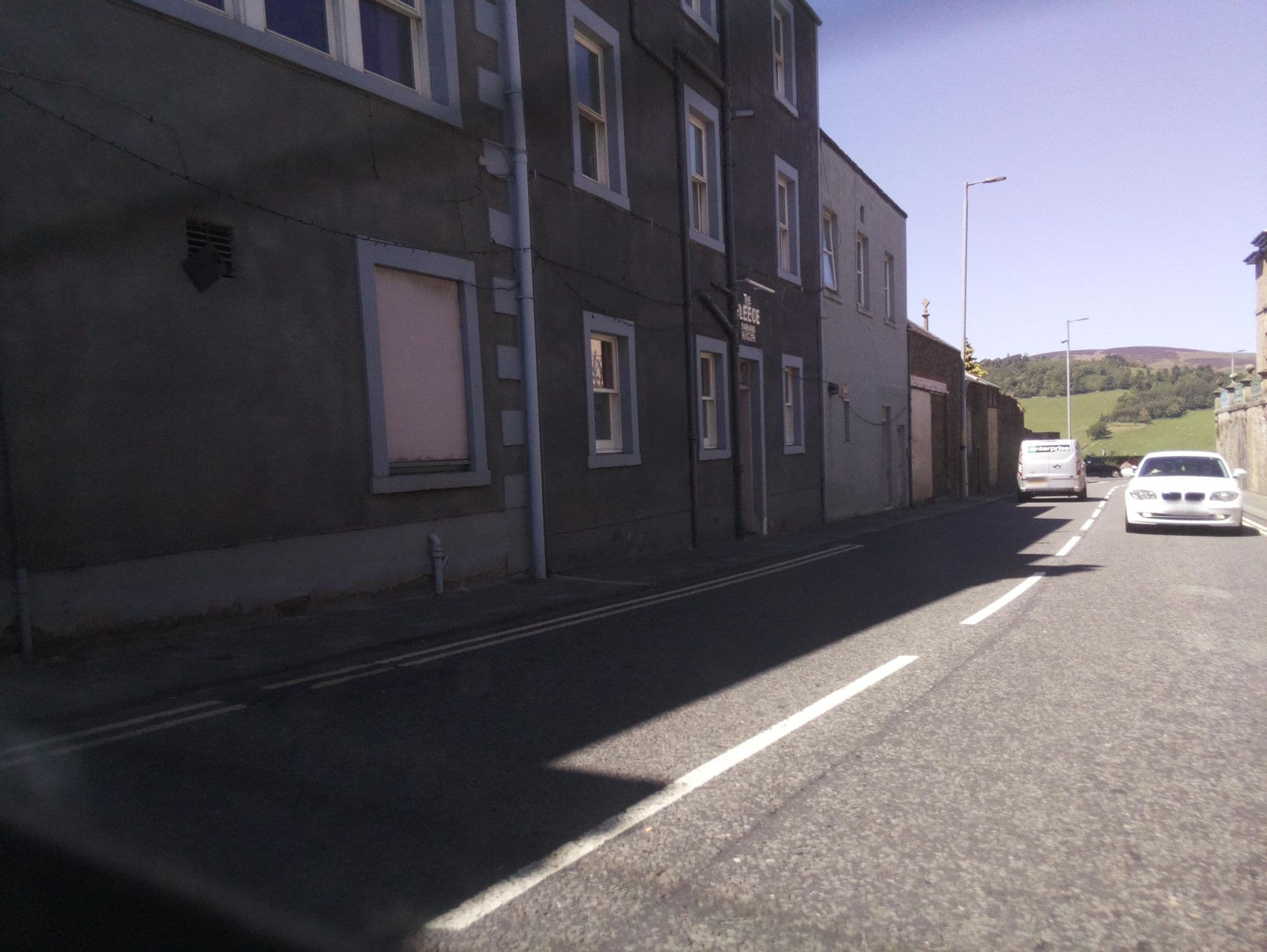 Street view near Fleece Hotel, Selkirk — © southglos (CC BY-SA · Mapillary)