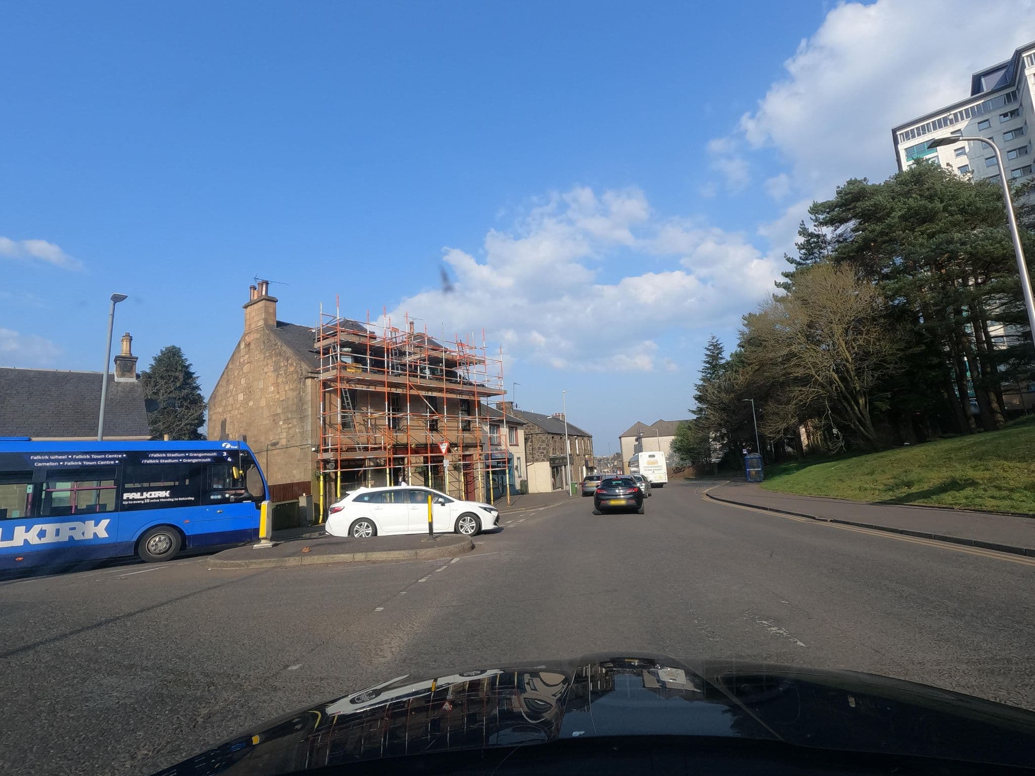 Street view near The Woodside Inn, Falkirk — © floatingboater (CC BY-SA · Mapillary)