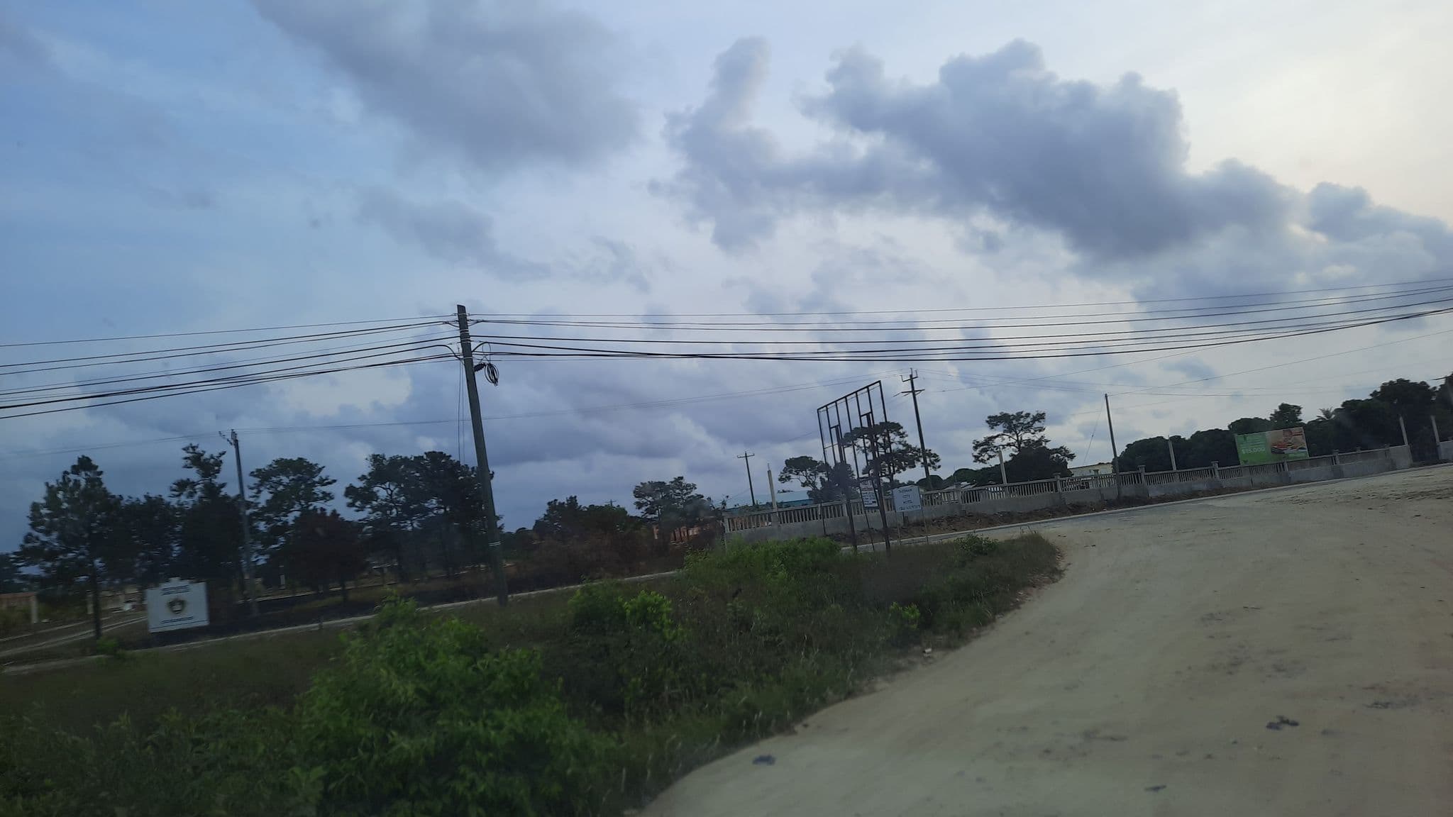 Street view near Golden Garden Hotel, Independence and Mango Creek — © charlieplett (CC BY-SA · Mapillary)