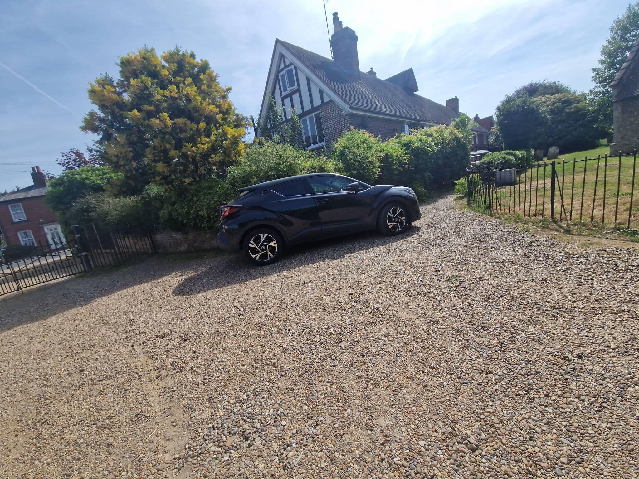 Street view near The Bell Inn Bistro, Thorpe-le-Soken, Thorpe le Soken — © edloach (CC BY-SA · Mapillary)