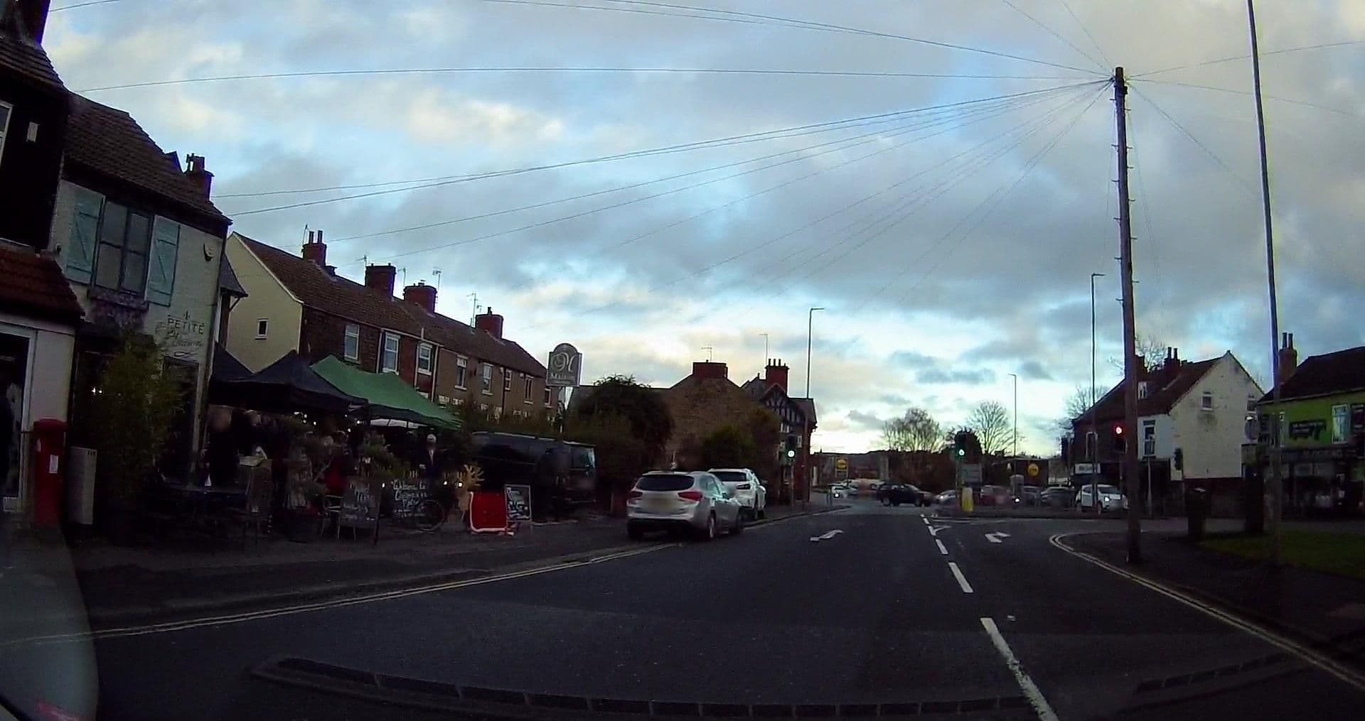 Street view near Petite Maison, Walton — © tallguy (CC BY-SA · Mapillary)
