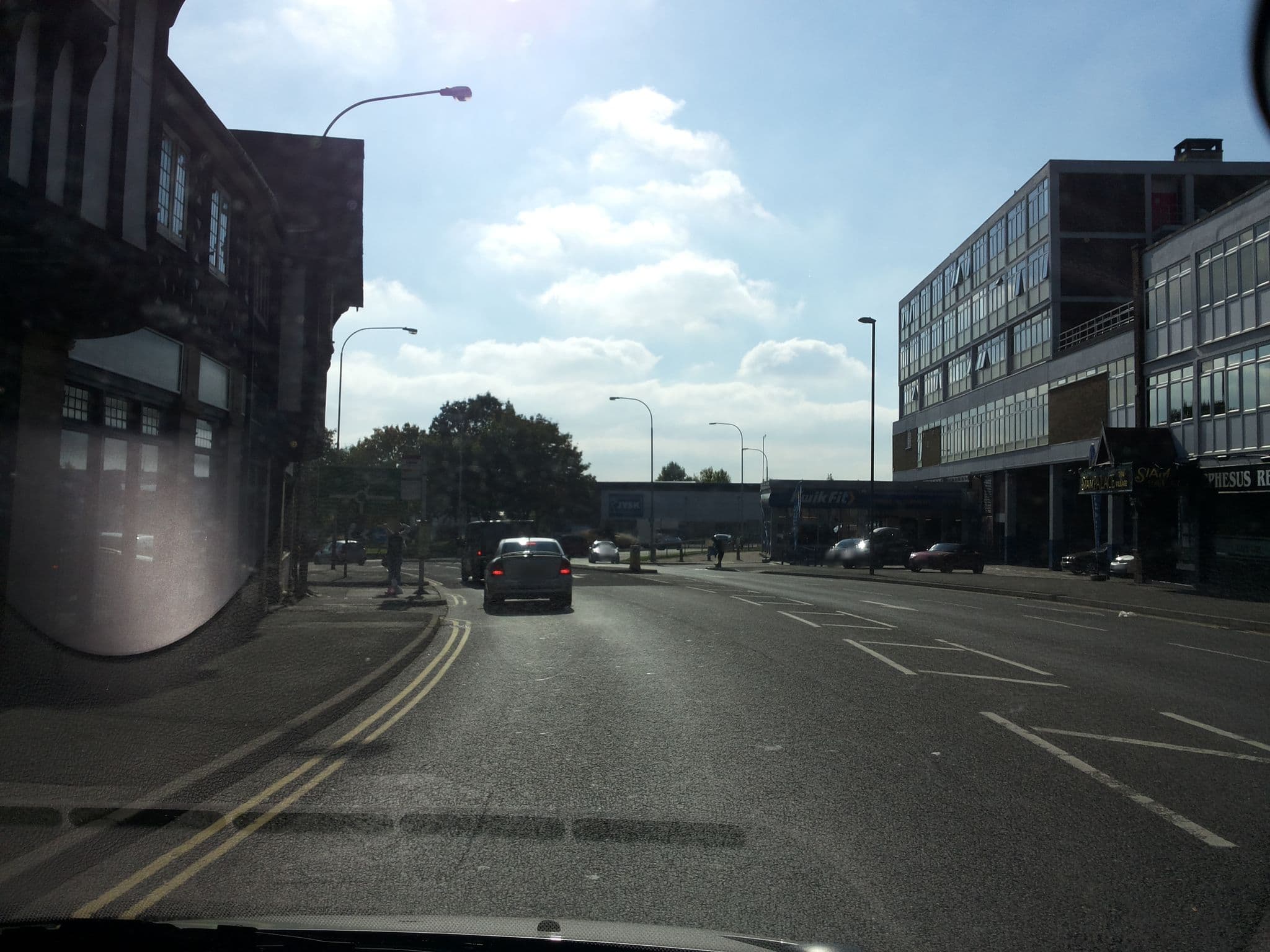 Street view near The Galleon Restaurant, Chesterfield — © endszbrxns (CC BY-SA · Mapillary)