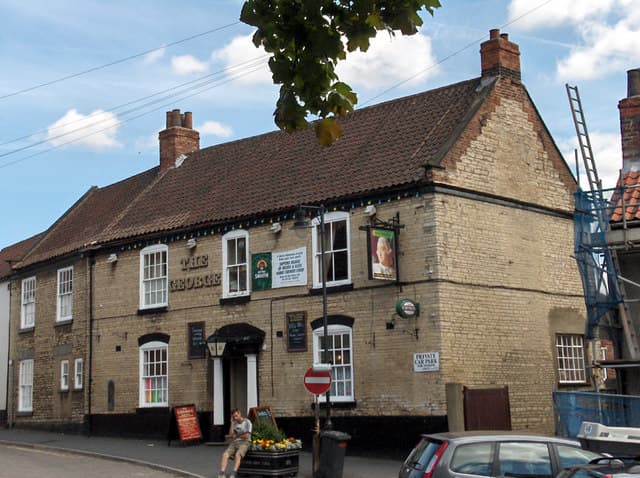The George Inn (via Wikimedia Commons, CC BY-SA 2.0)