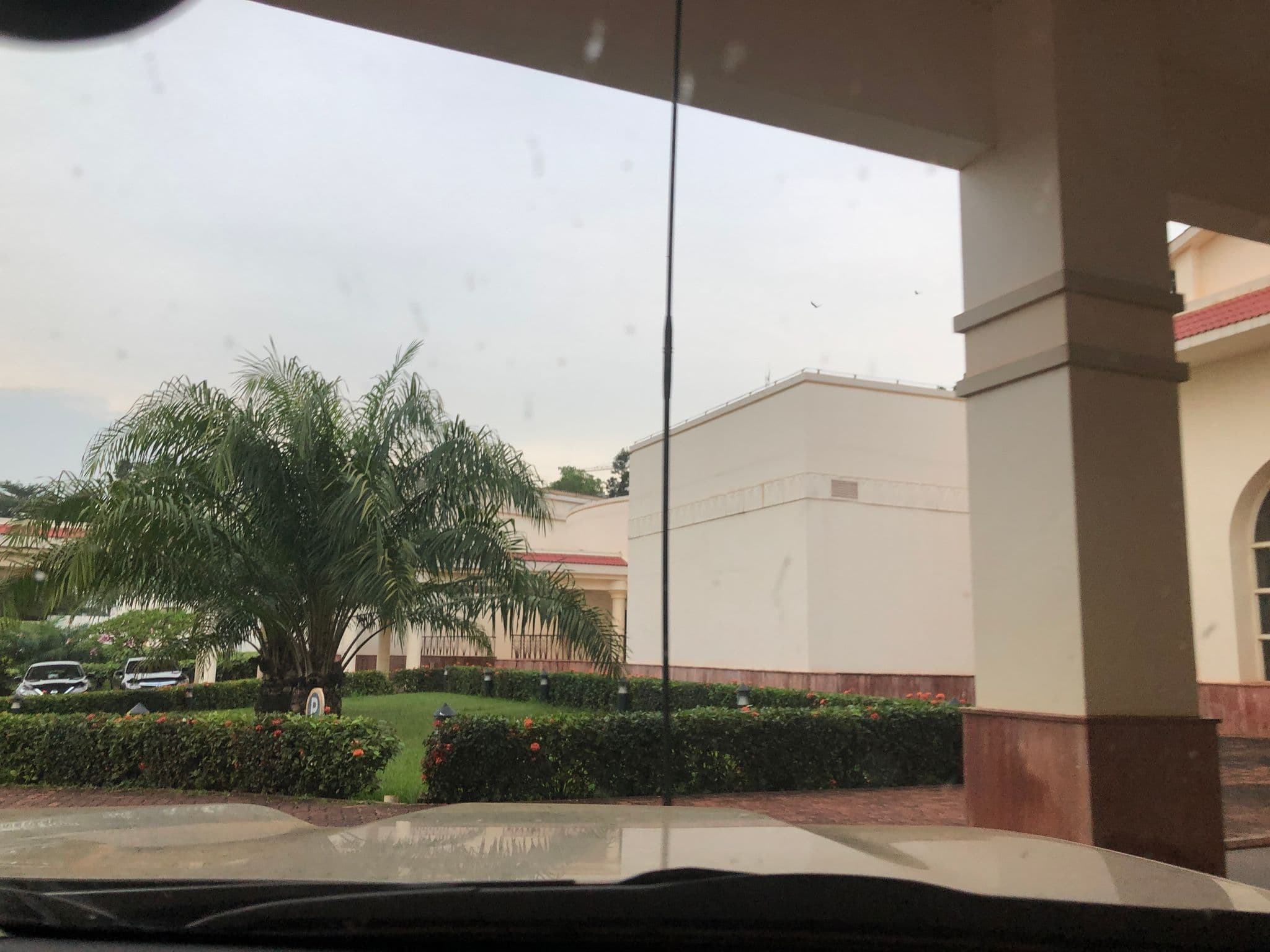Street view near Hôtel Ledger Plaza, Bangui — © peltiern (CC BY-SA · Mapillary)
