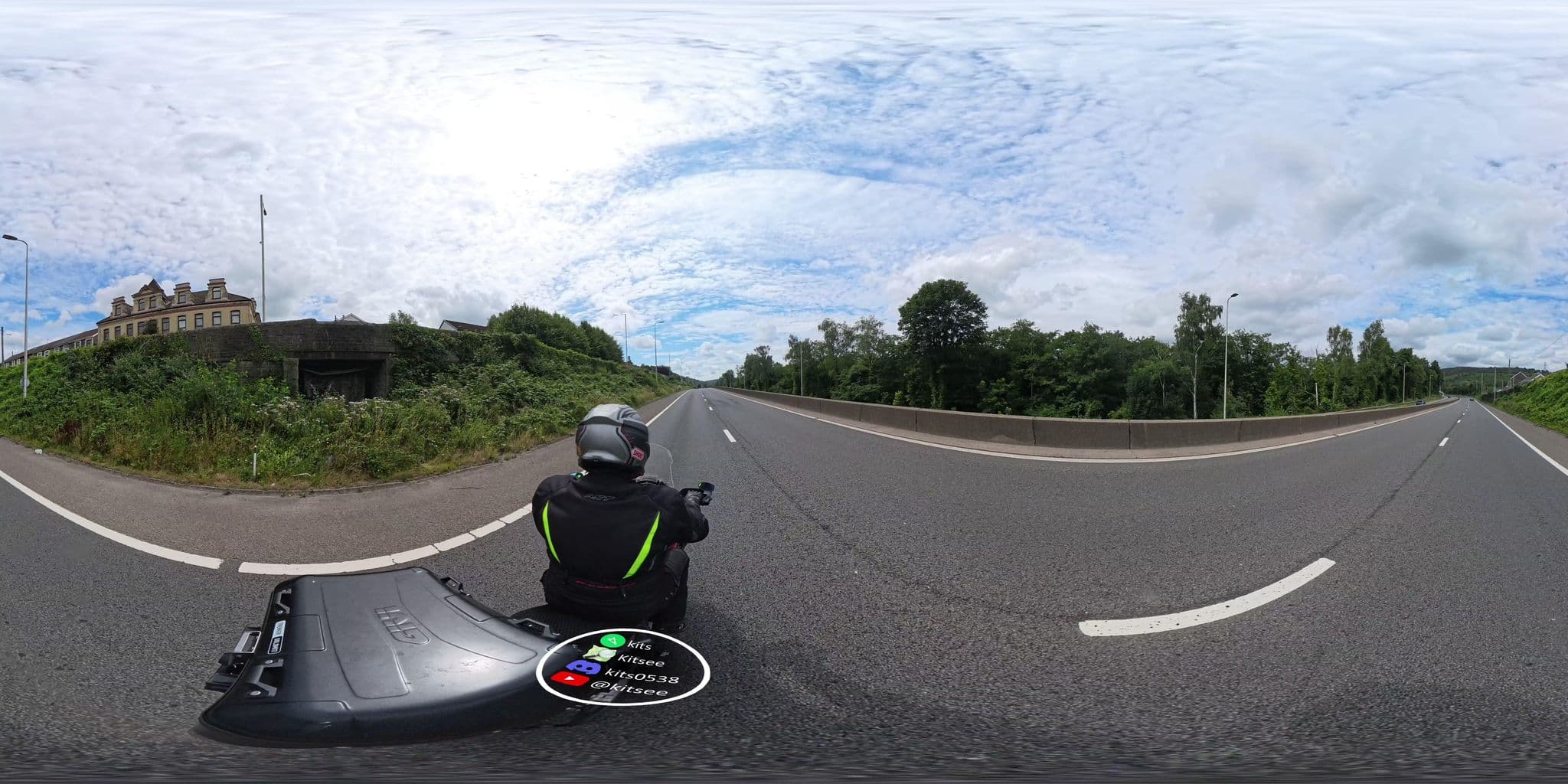 Street view near Commercial Hotel, Abercynon — © kits (CC BY-SA · Mapillary)