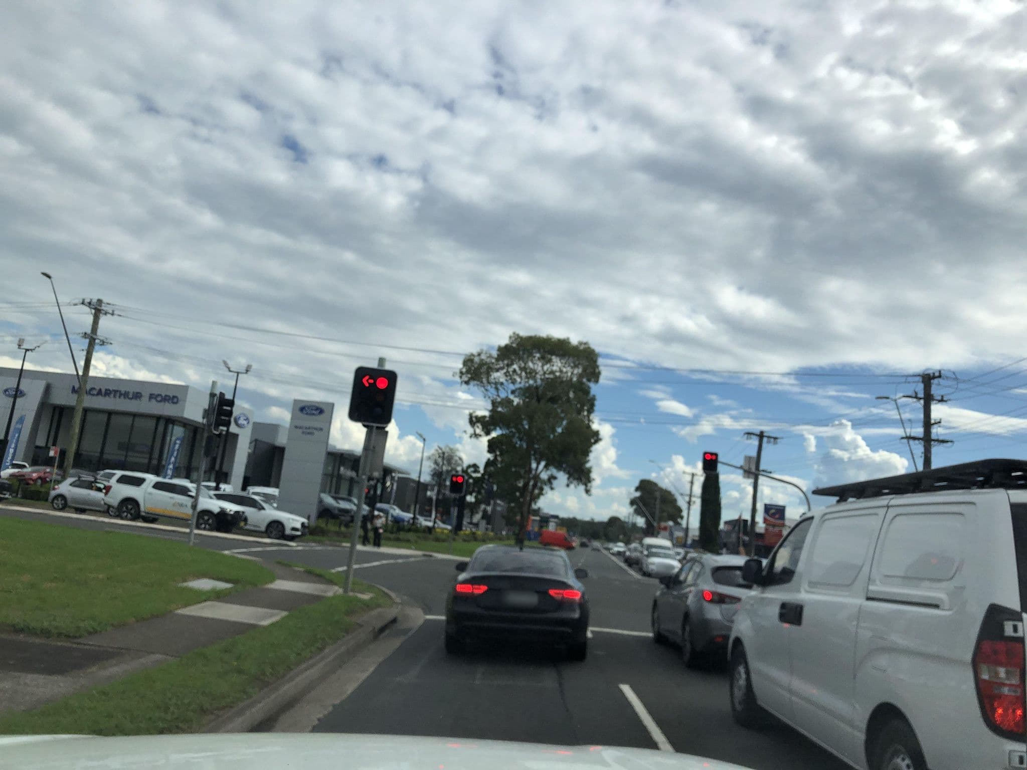 Street view near Campbelltown Hotel, Campbelltown — © jlstudio (CC BY-SA · Mapillary)
