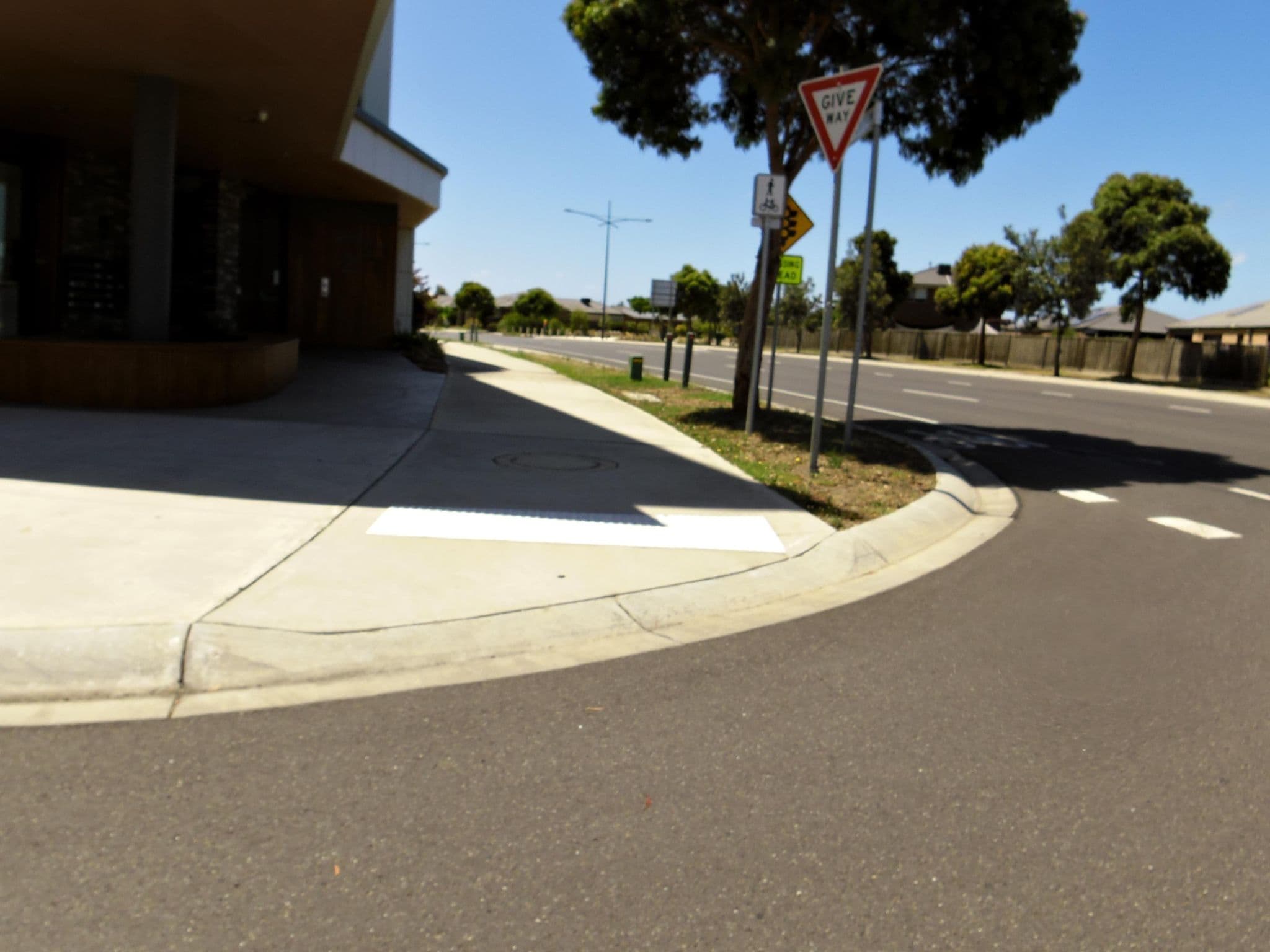 Street view near Tribeca Aprtments, Point Cook — © mander (CC BY-SA · Mapillary)
