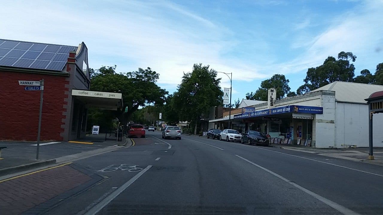Street view near Brauhaus Hotel, Angaston — © didz (CC BY-SA · Mapillary)