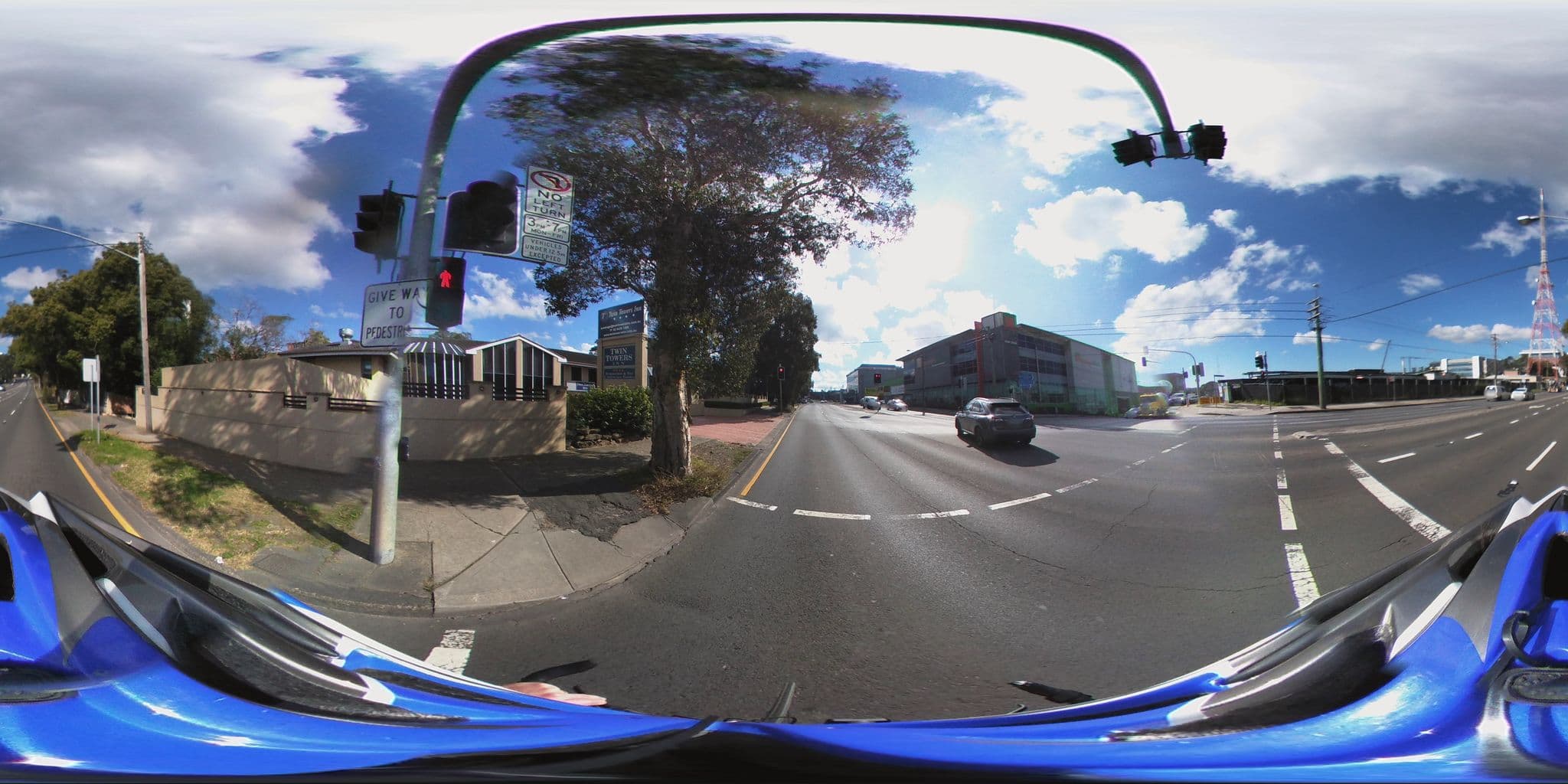 Street view near Twin Towers Inn, Artarmon — © aharvey (CC BY-SA · Mapillary)