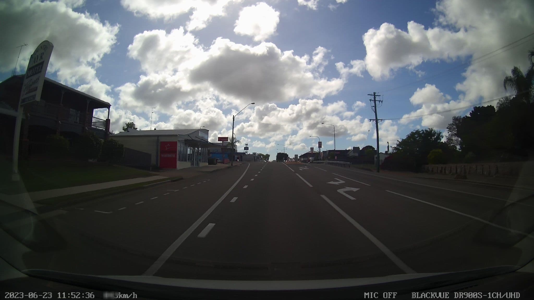 Street view near Country Ayr Motel and Pepper's on Queens Restaurant, Ayr — © bob3bob3 (CC BY-SA · Mapillary)