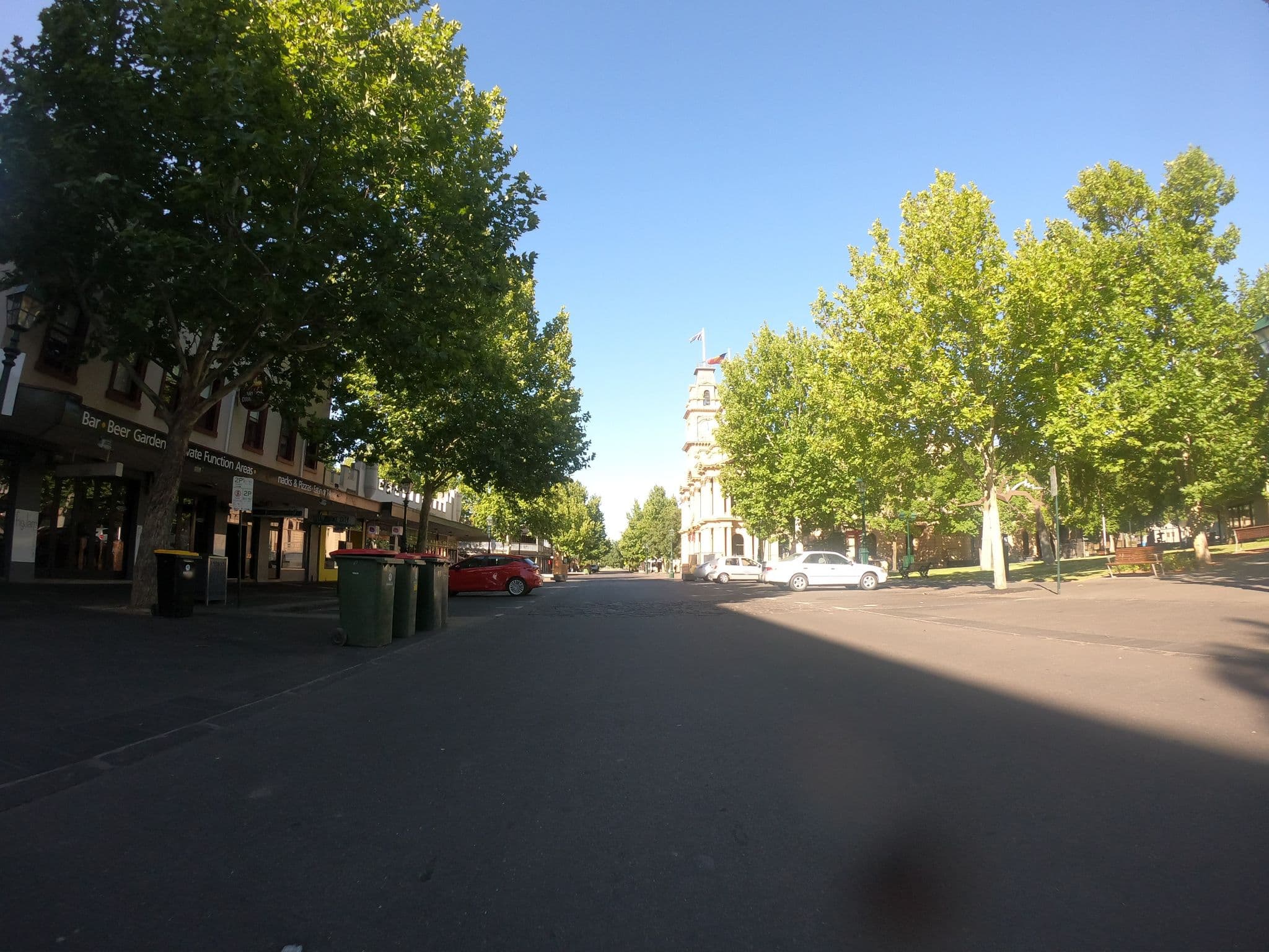 Street view near Old Crown Accommodation Bendigo, Bendigo — © eneerhut (CC BY-SA · Mapillary)