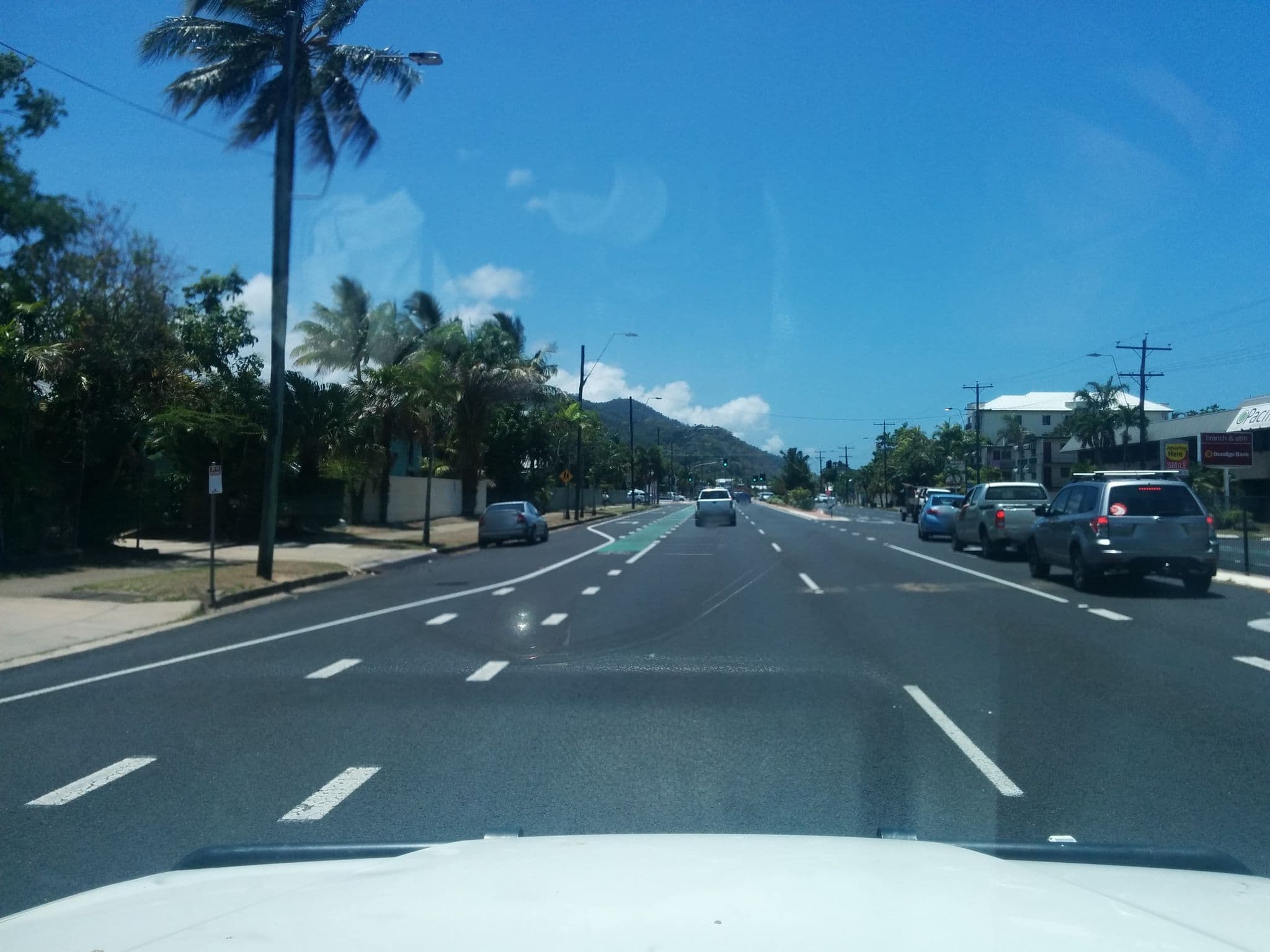 Street view near Oasis Inn Holiday Apartments, Cairns North — © orbac (CC BY-SA · Mapillary)