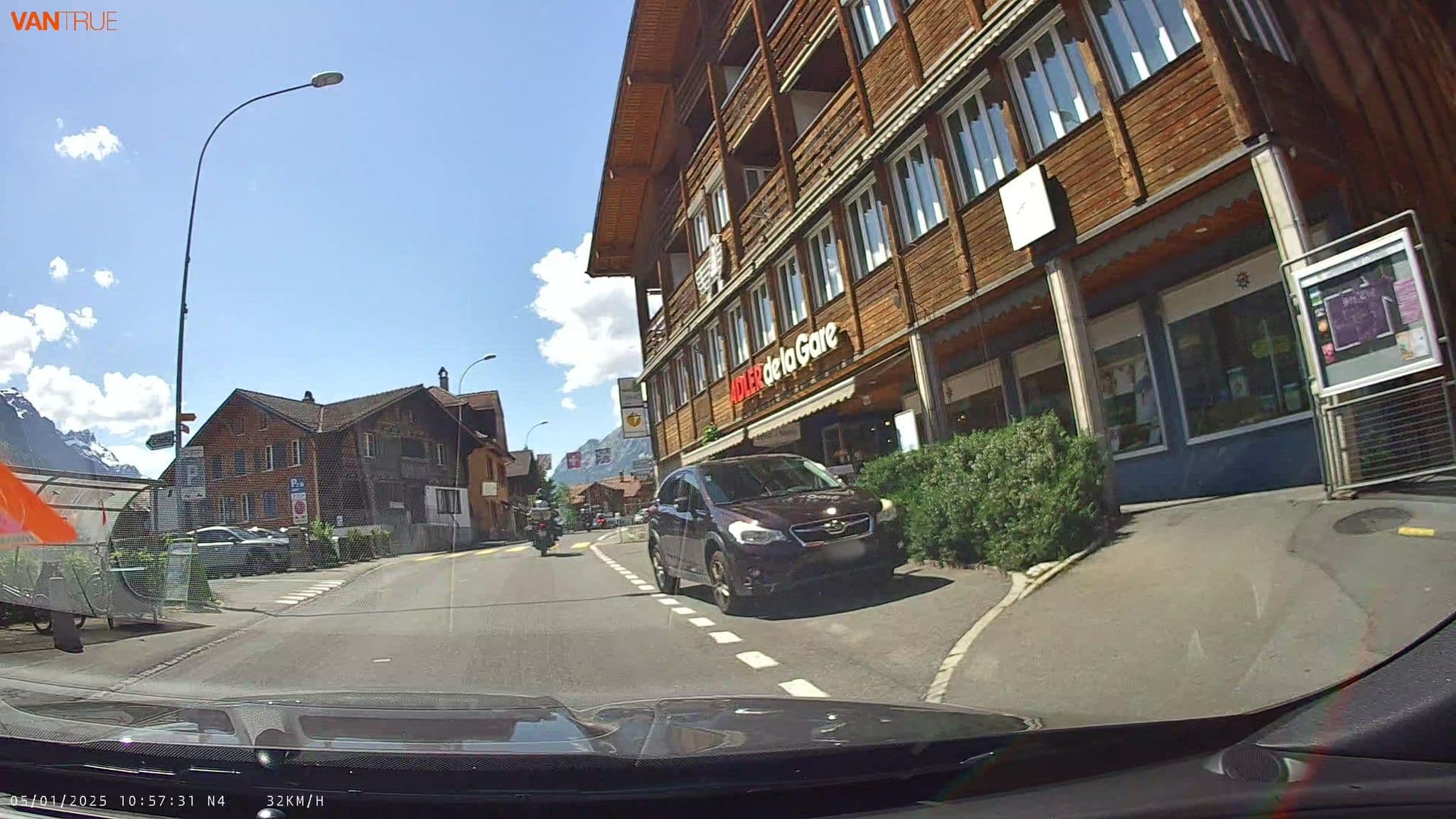 Street view near Hotel Adler, Brienz — © fcignat (CC BY-SA · Mapillary)