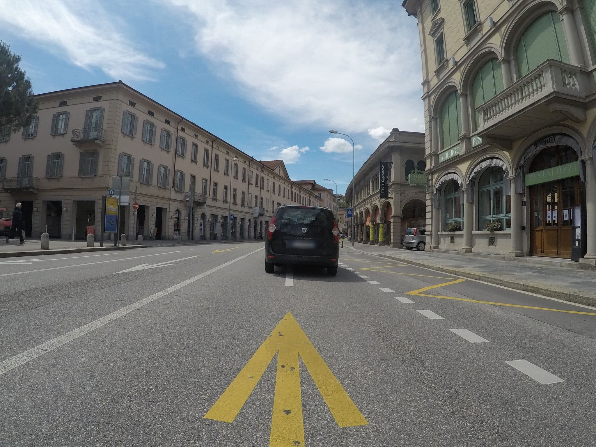 Street view near Pestalozzi, Lugano — © chrisbeddow (CC BY-SA · Mapillary)