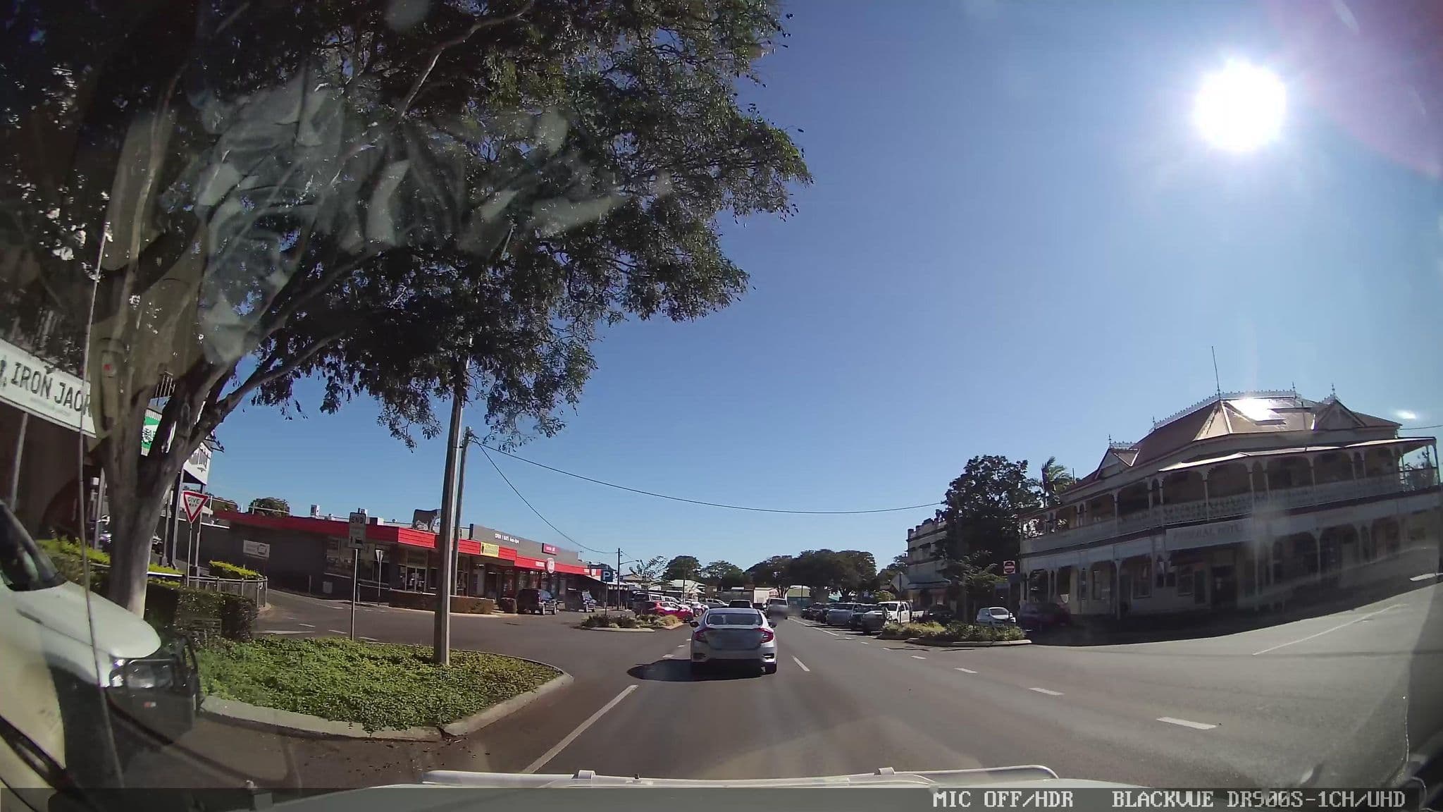 Street view near Grand Hotel, Childers — © jthnz (CC BY-SA · Mapillary)