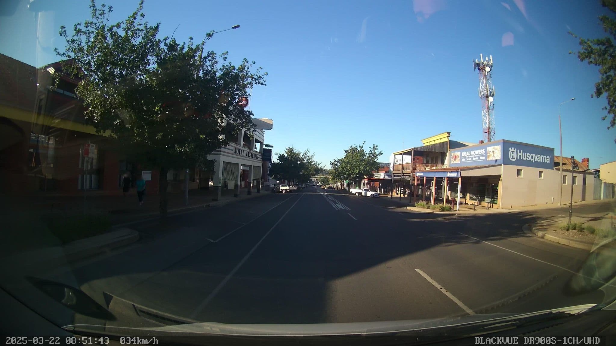 Street view near Hotel Australia, Corowa — © bob3bob3 (CC BY-SA · Mapillary)