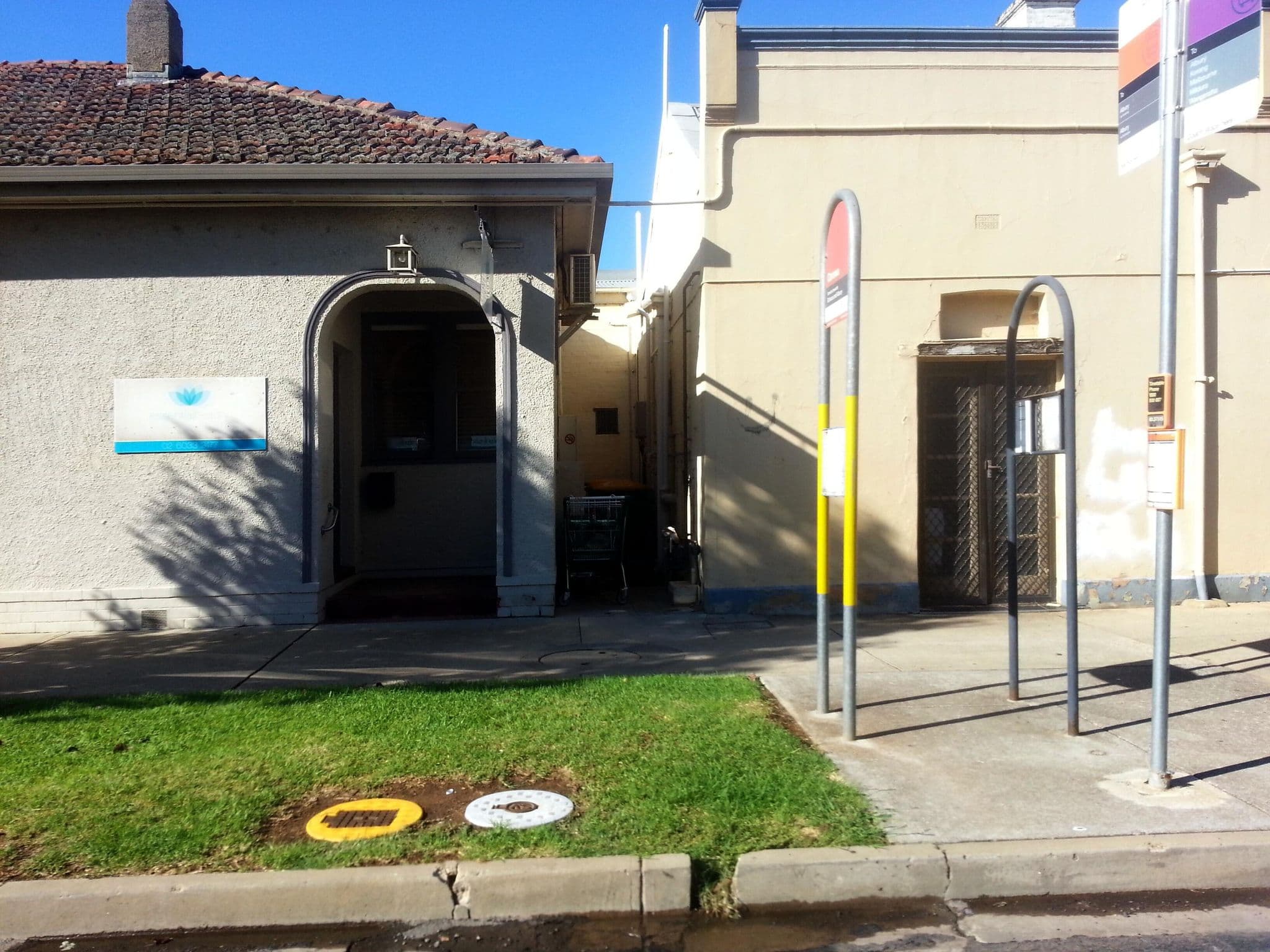 Street view near Royal Hotel/River St, Corowa — © bob3bob3 (CC BY-SA · Mapillary)