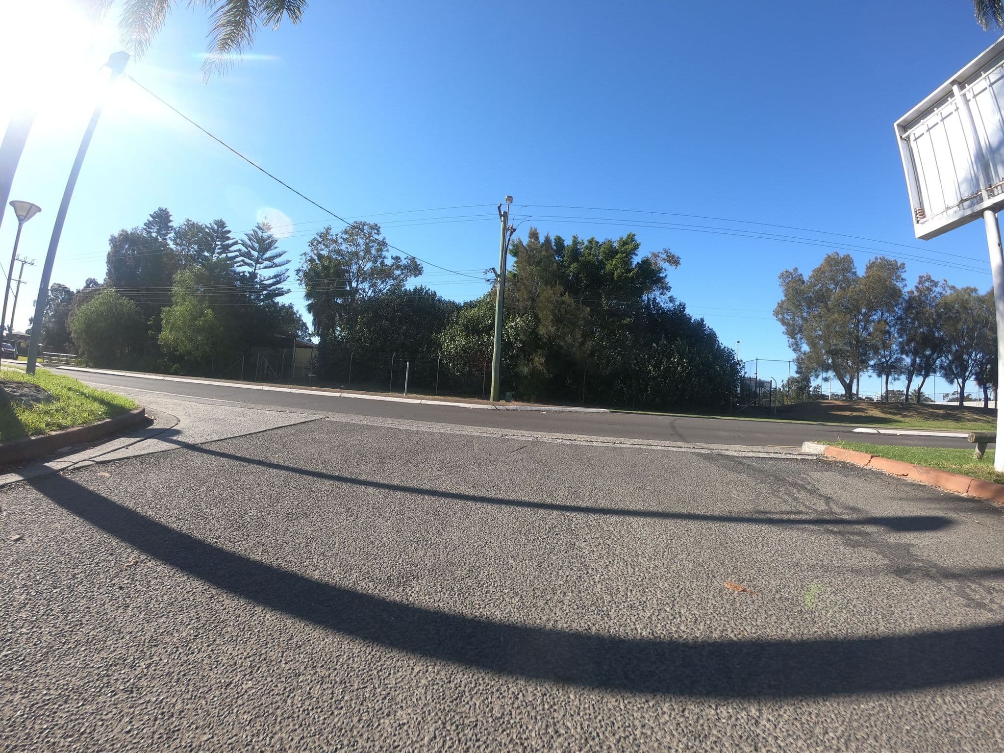 Street view near Bottlemart Towradgi Beach Hotel, Towradgi — © ozflor (CC BY-SA · Mapillary)
