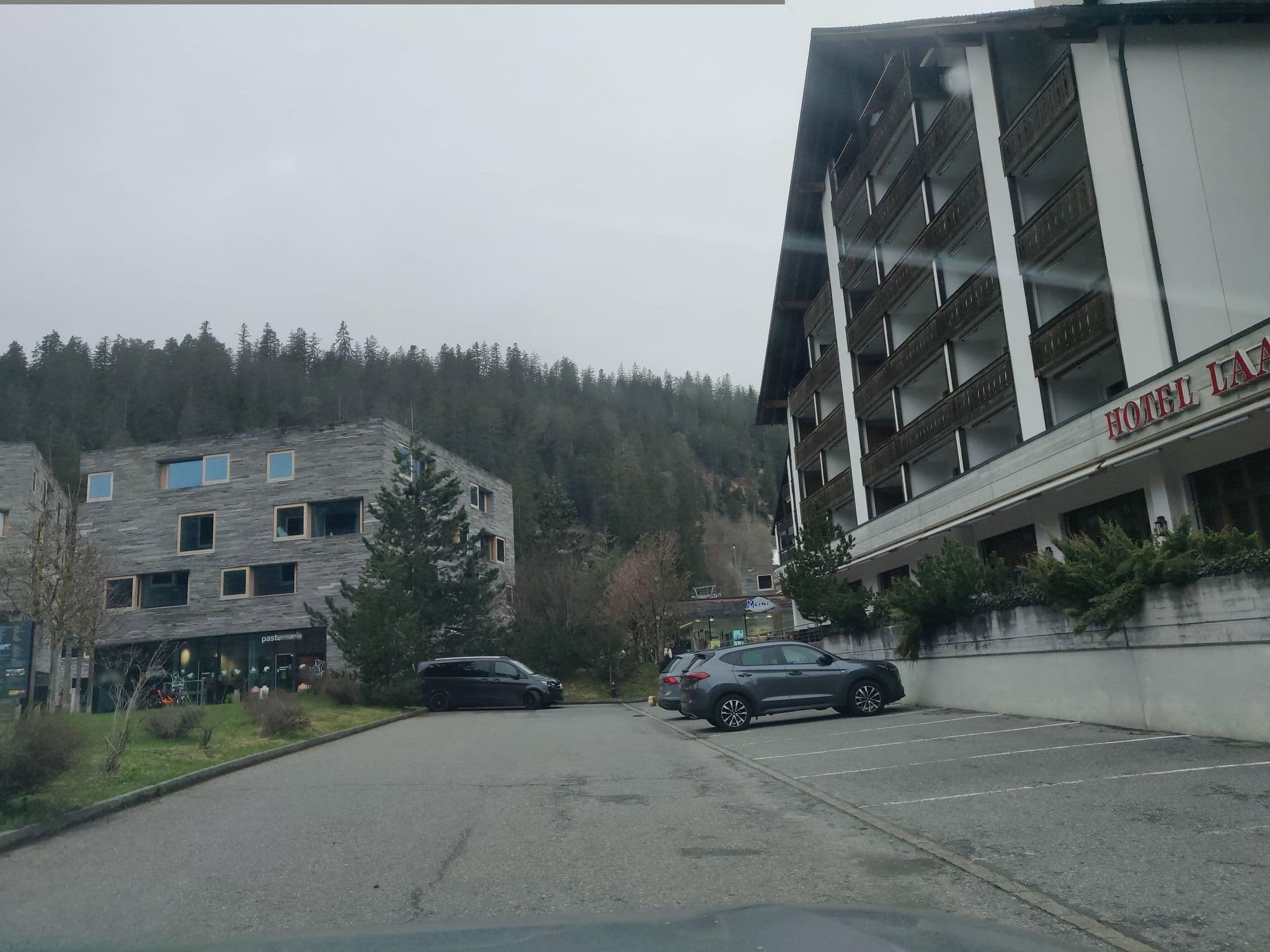 Street view near Laaxer Hof, Laax — © Yha1 (CC BY-SA · Mapillary)