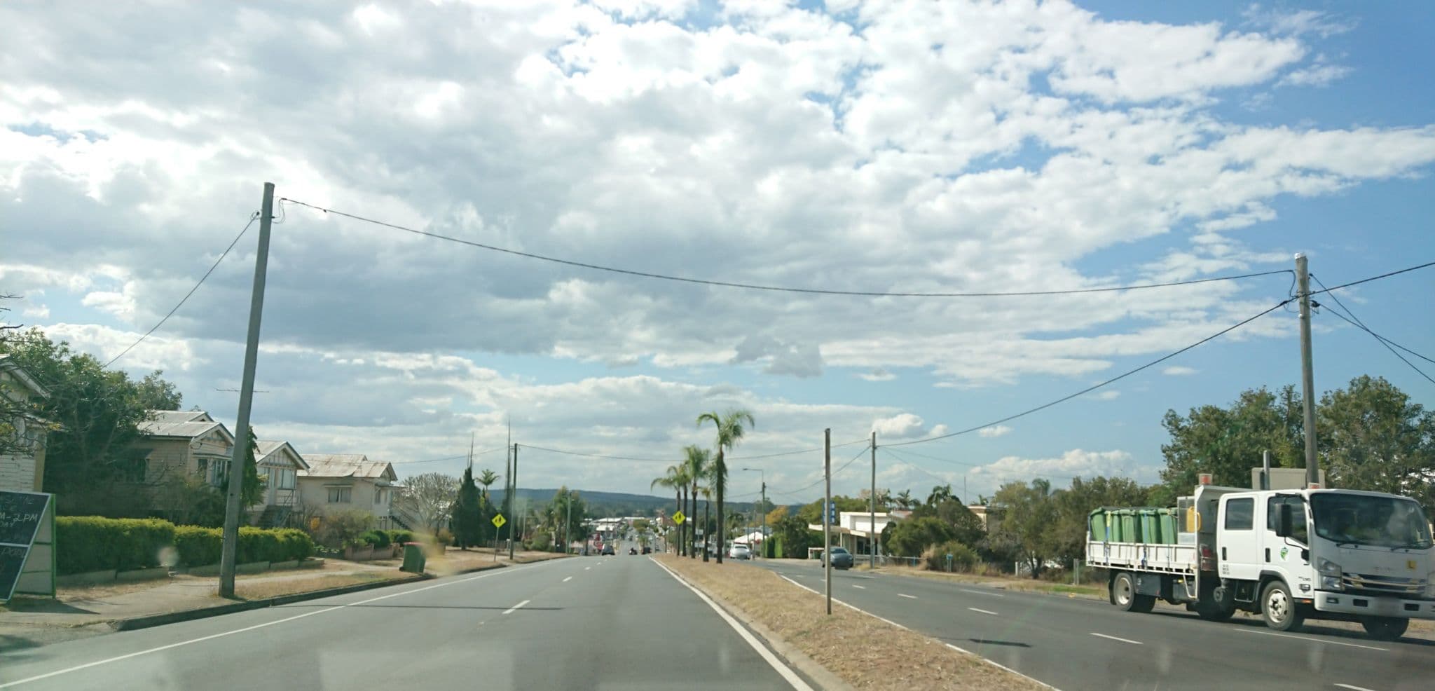 Street view near Falvey's Hotel Gatton, Gatton — © martini097 (CC BY-SA · Mapillary)