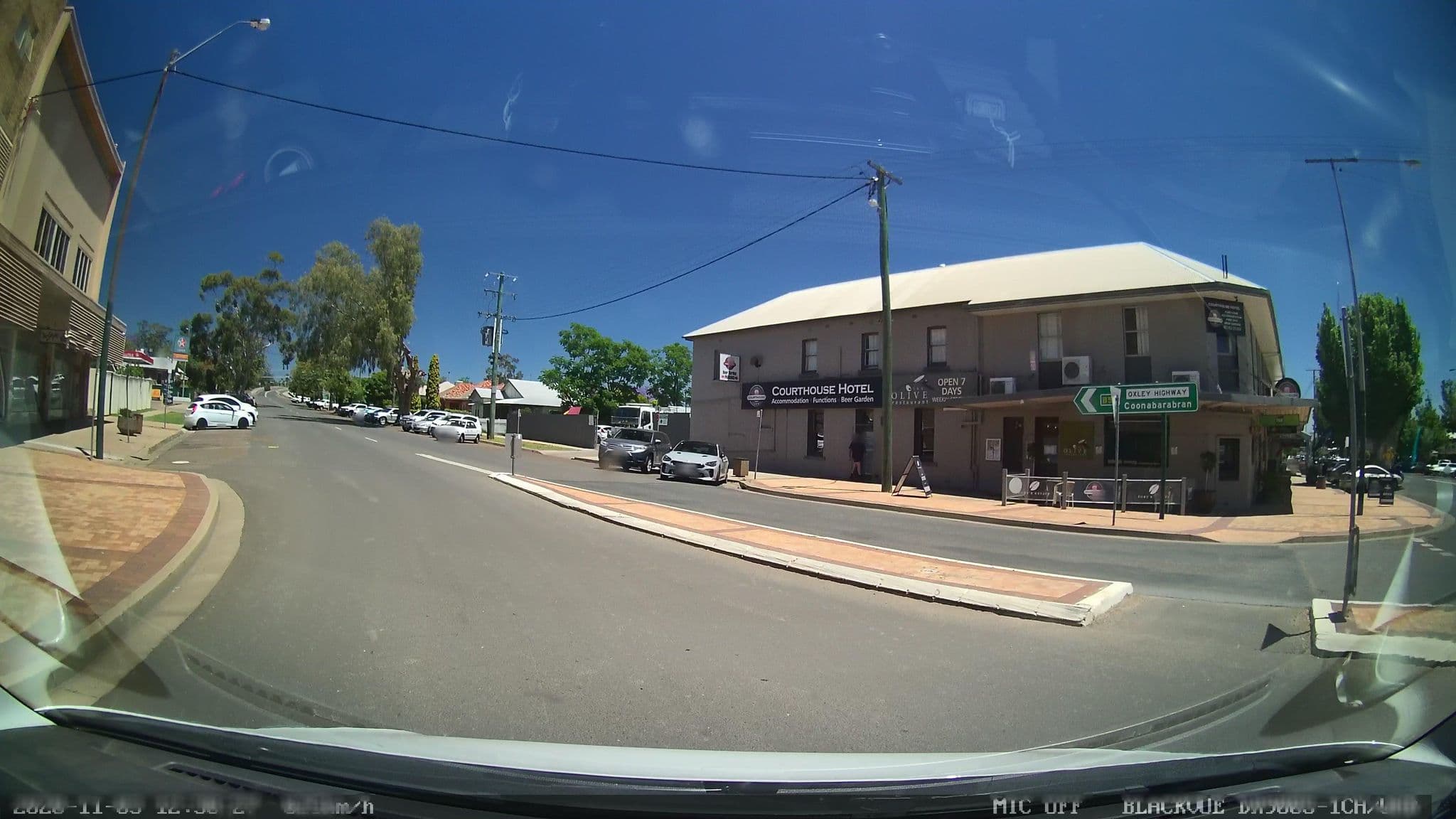 Street view near The Courthouse Hotel, Gunnedah — © bob3bob3 (CC BY-SA · Mapillary)