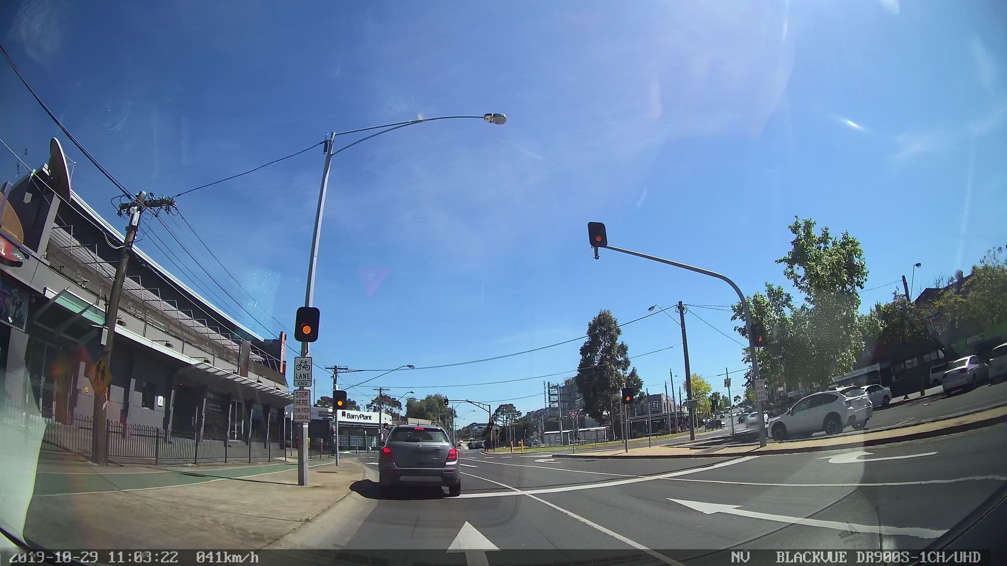 Street view near Royal Hotel Family Bistro, Essendon — © eneerhut (CC BY-SA · Mapillary)