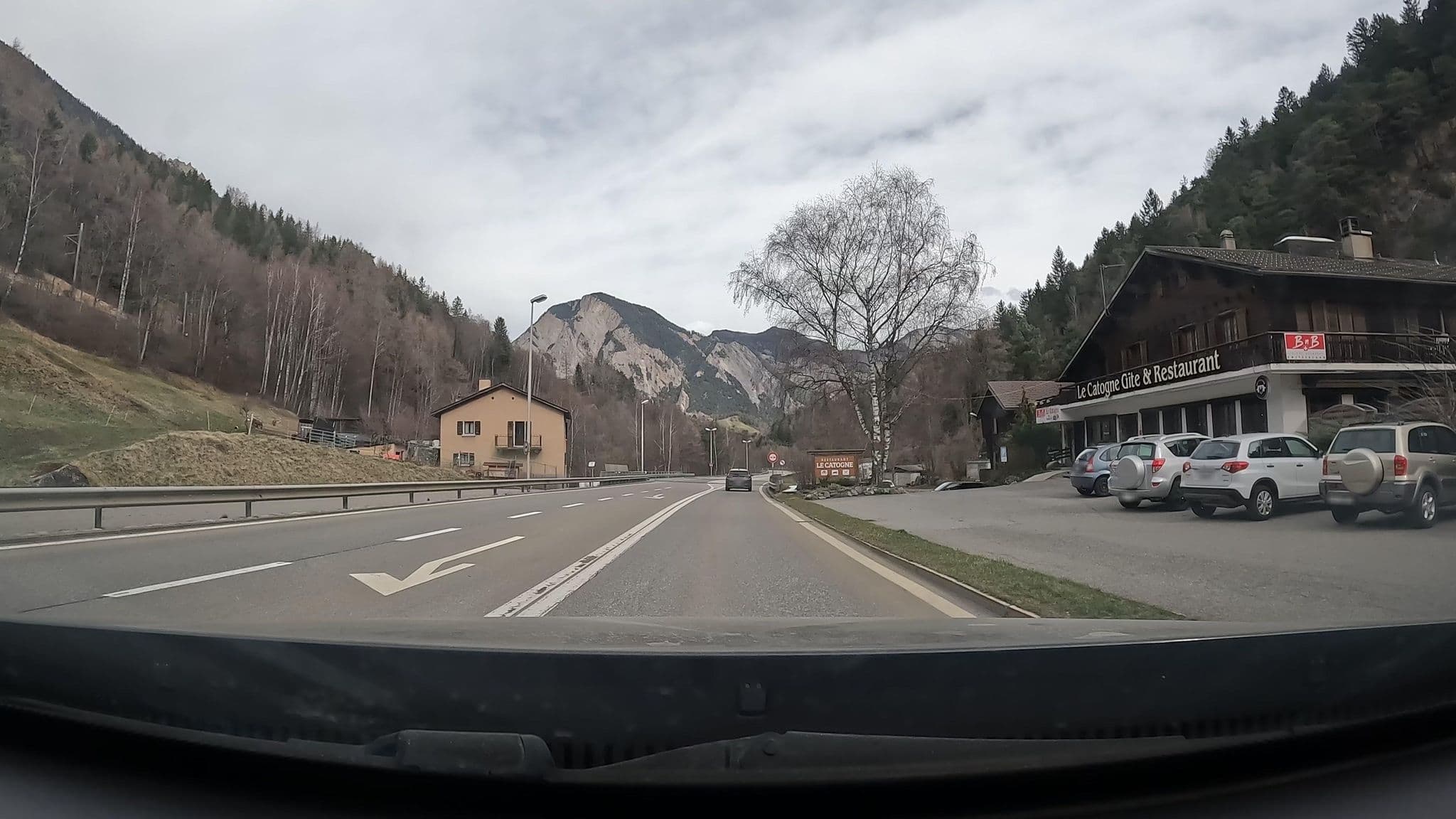 Street view near Le Catogne, Gîte Restaurant, Orsières — © vinisa (CC BY-SA · Mapillary)
