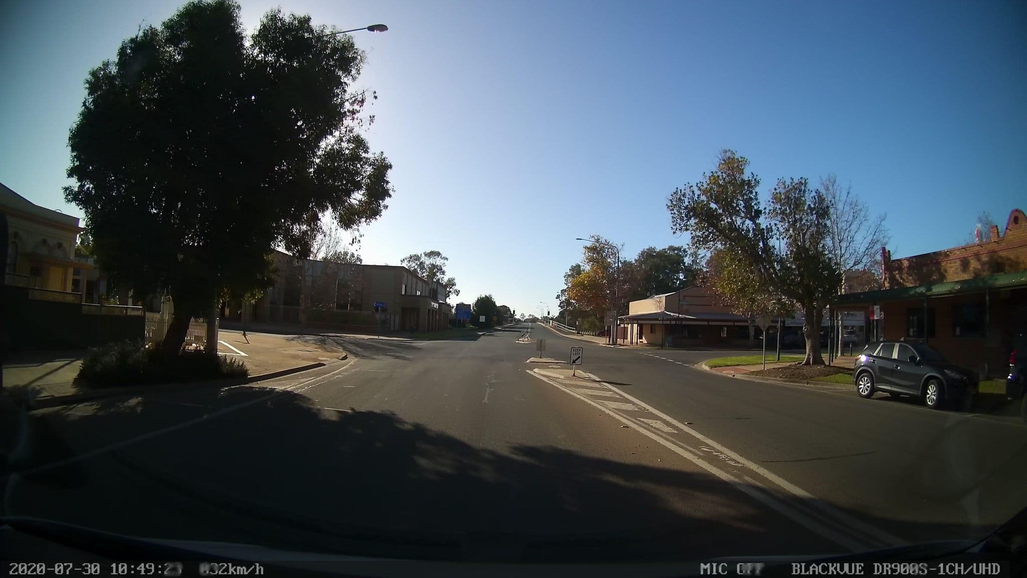 Street view near Crown Hotel, Wentworth — © bob3bob3 (CC BY-SA · Mapillary)