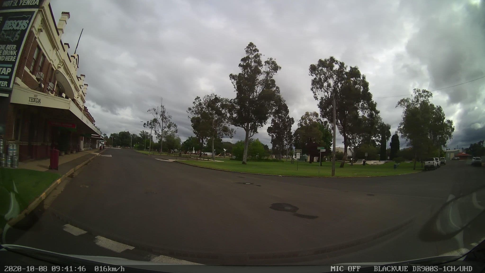 Street view near Yenda Hotel, Yenda — © bob3bob3 (CC BY-SA · Mapillary)