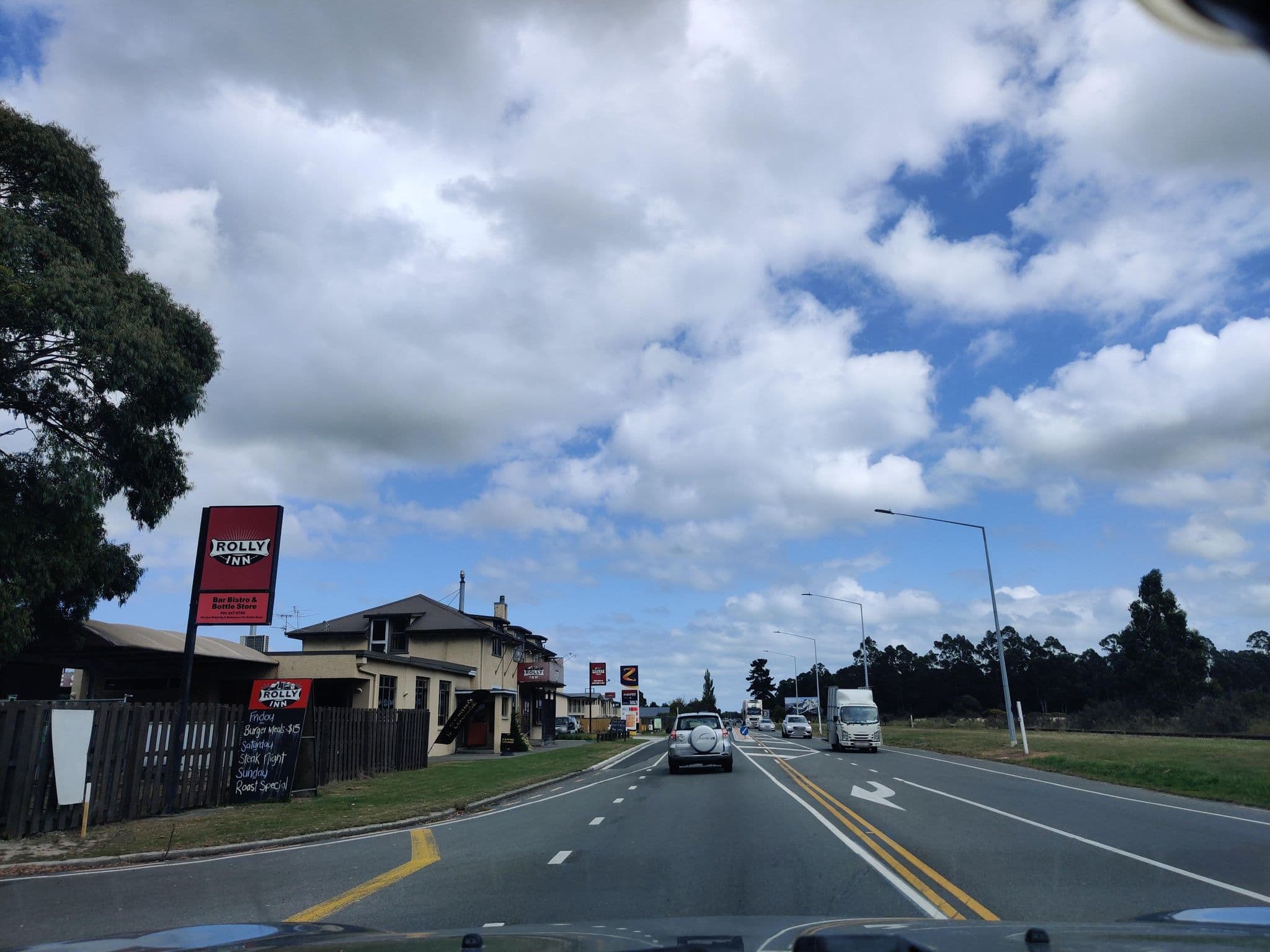 Street view near The Rolly Inn, Rolleston — © elphix (CC BY-SA · Mapillary)