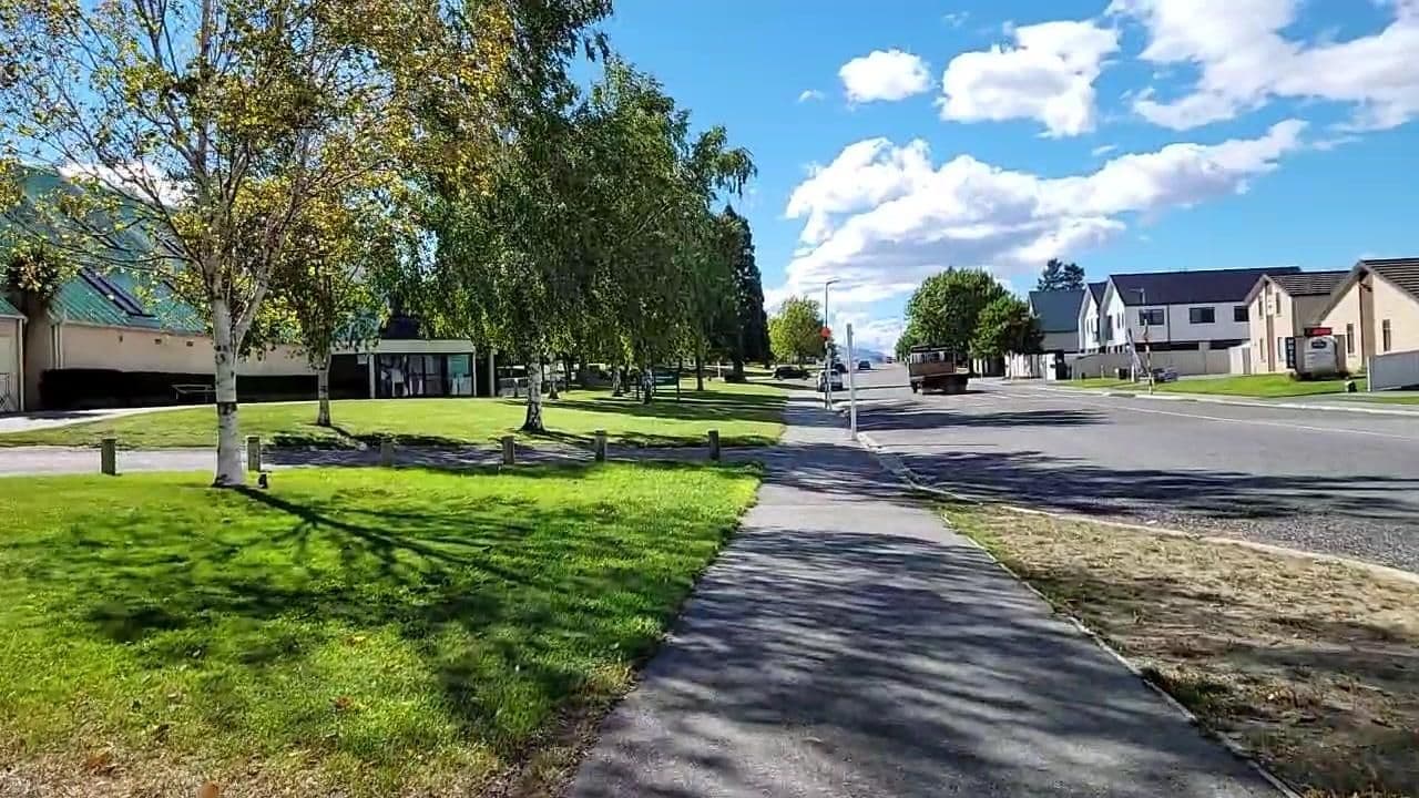 Street view near Cromwell Getaway Motel, Cromwell — © roadroid (CC BY-SA · Mapillary)