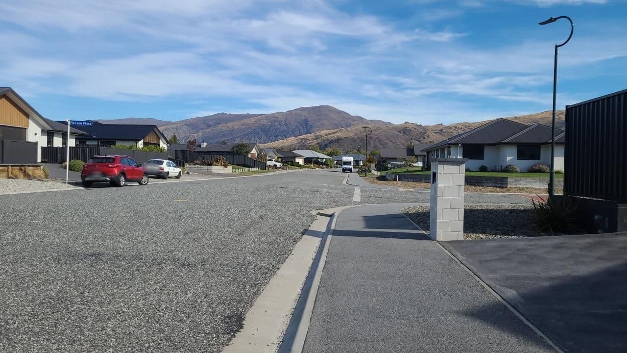 Street view near Sabai sabai 27, Cromwell — © roadroid (CC BY-SA · Mapillary)