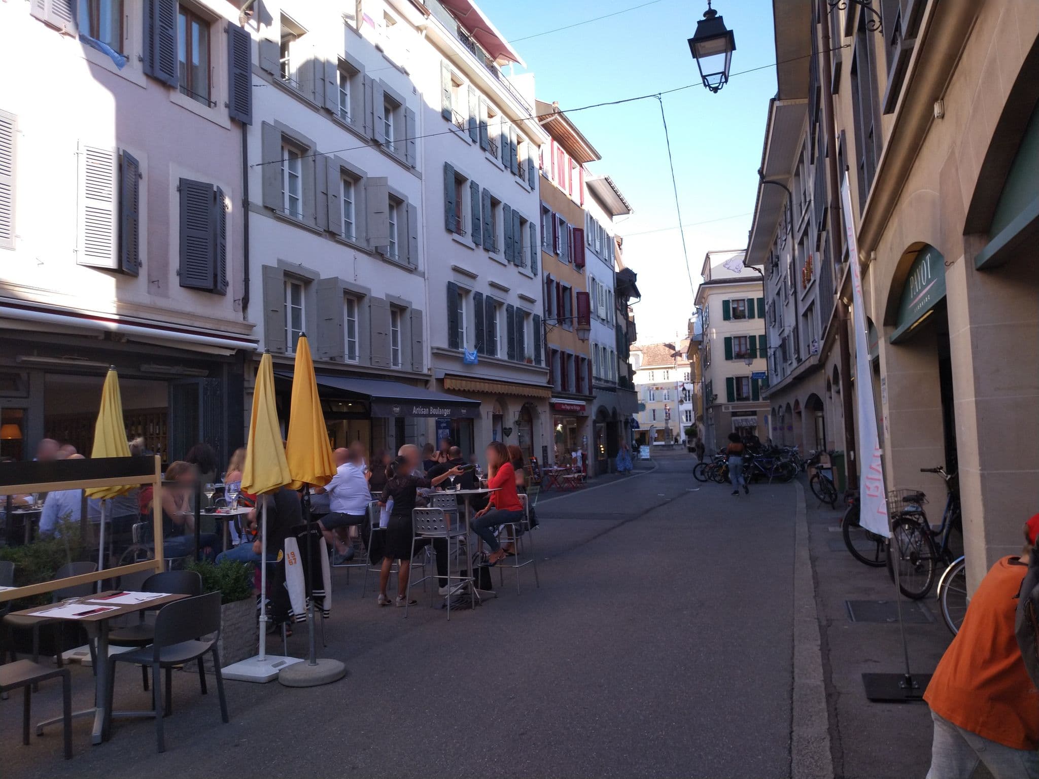 Street view near Les Négociants, Vevey — © pablopita (CC BY-SA · Mapillary)