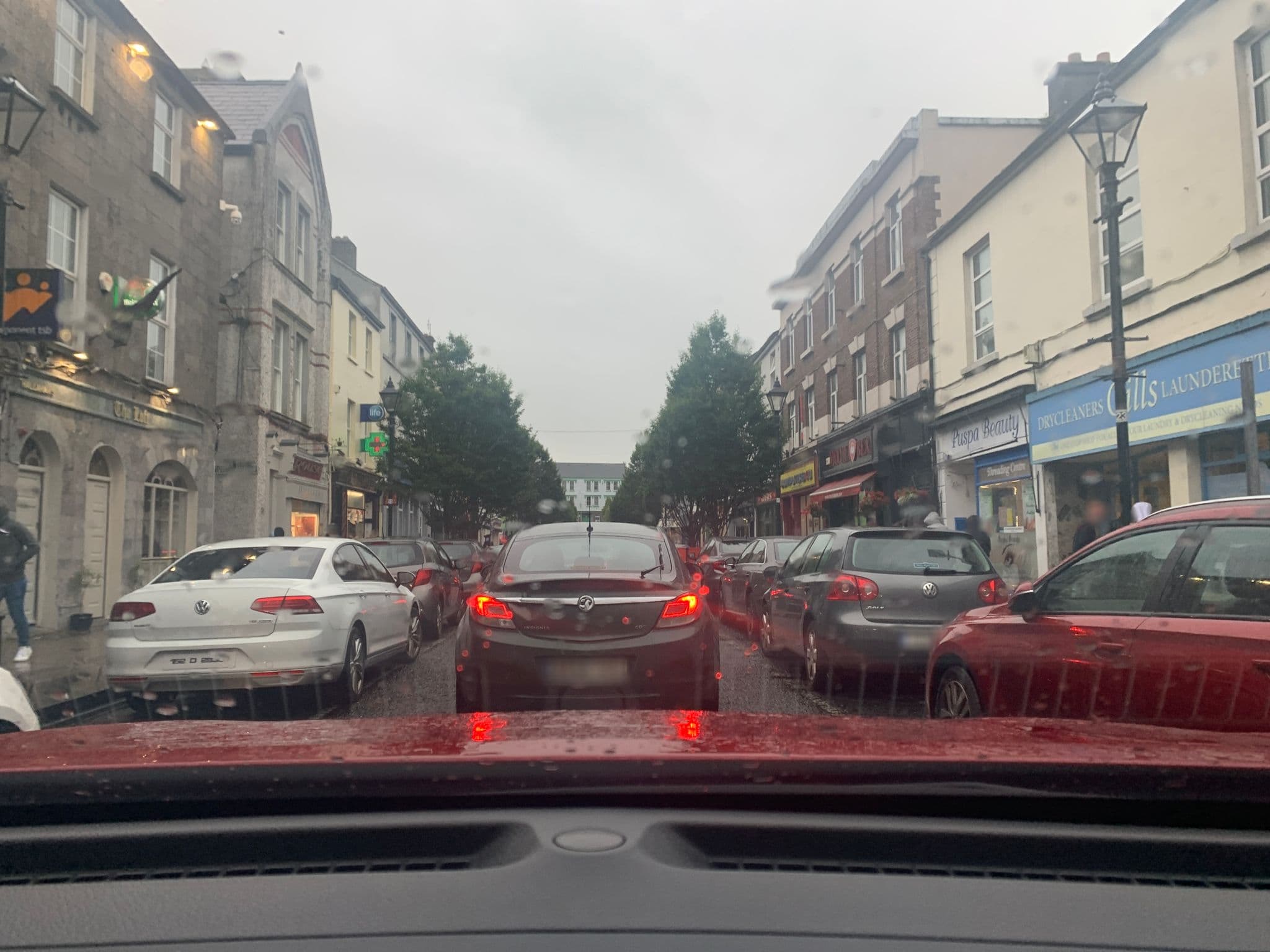 Street view near Hallahans Guesthouse, Ballina — © noelb (CC BY-SA · Mapillary)