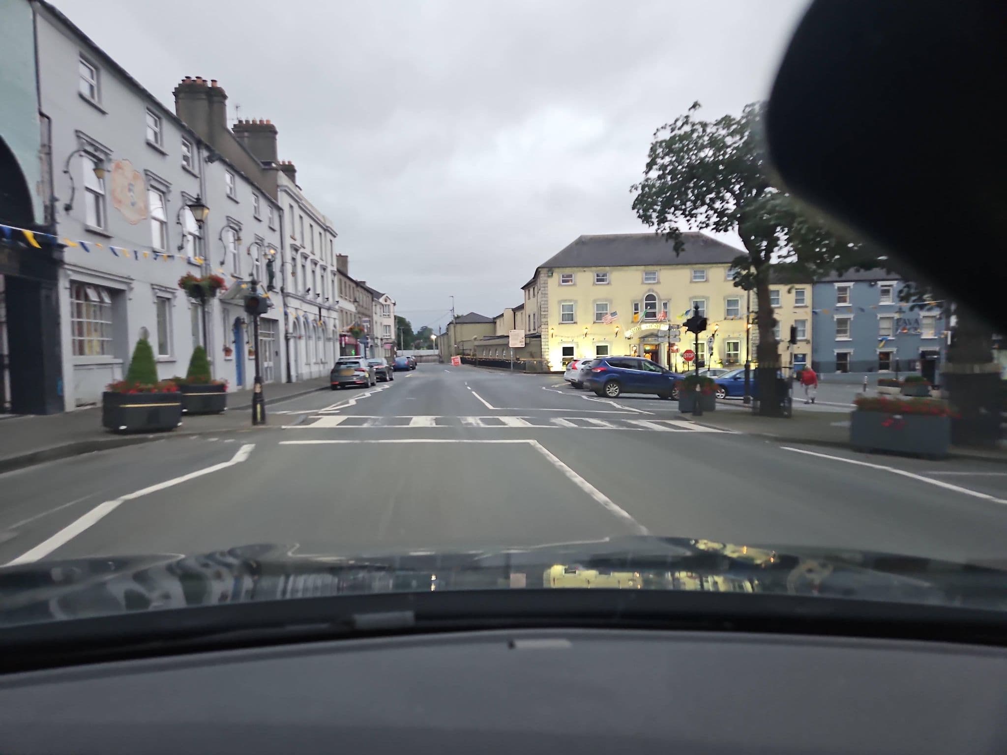 Street view near Tinsley House Accommodation, Cahir — © toho (CC BY-SA · Mapillary)