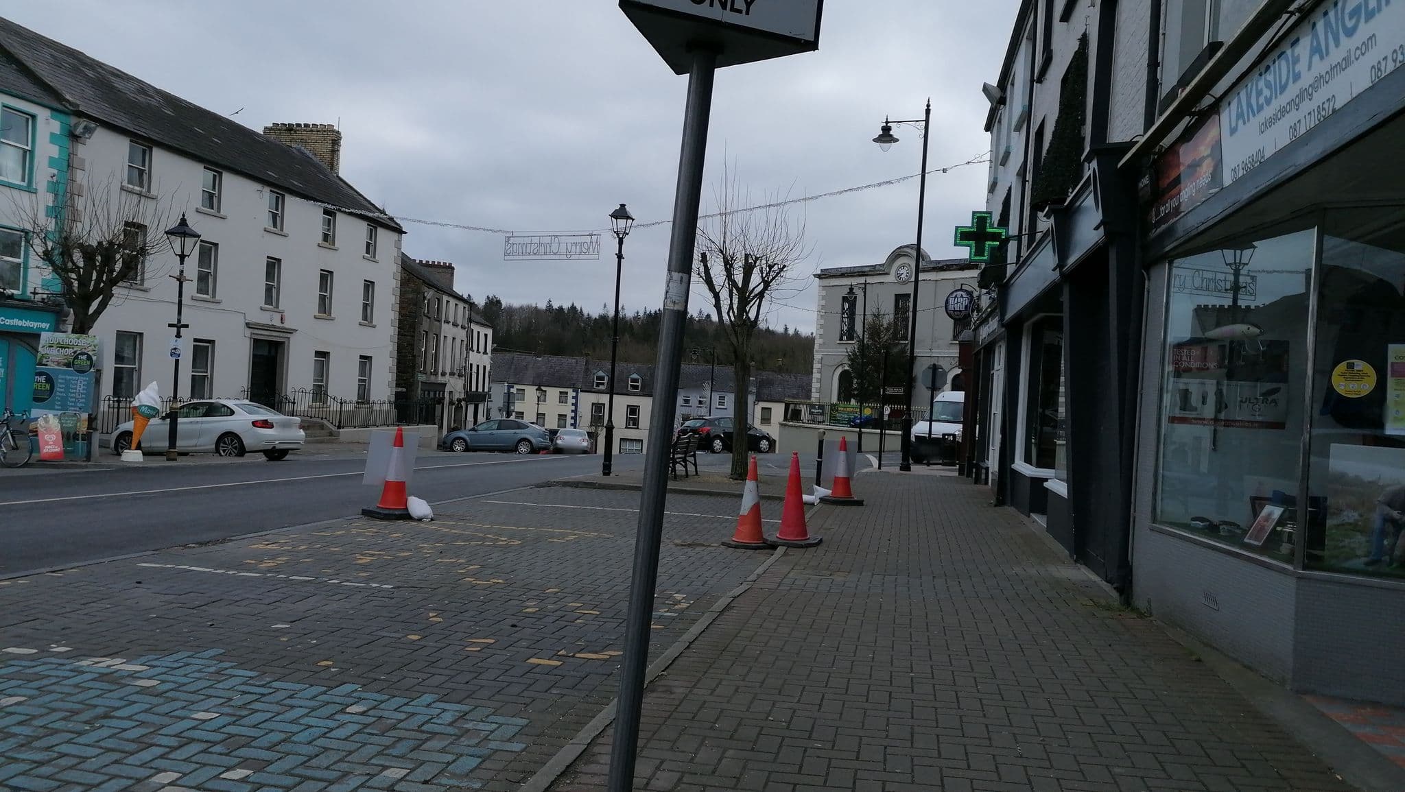 Street view near The Central, Castleblayney — © francesr (CC BY-SA · Mapillary)