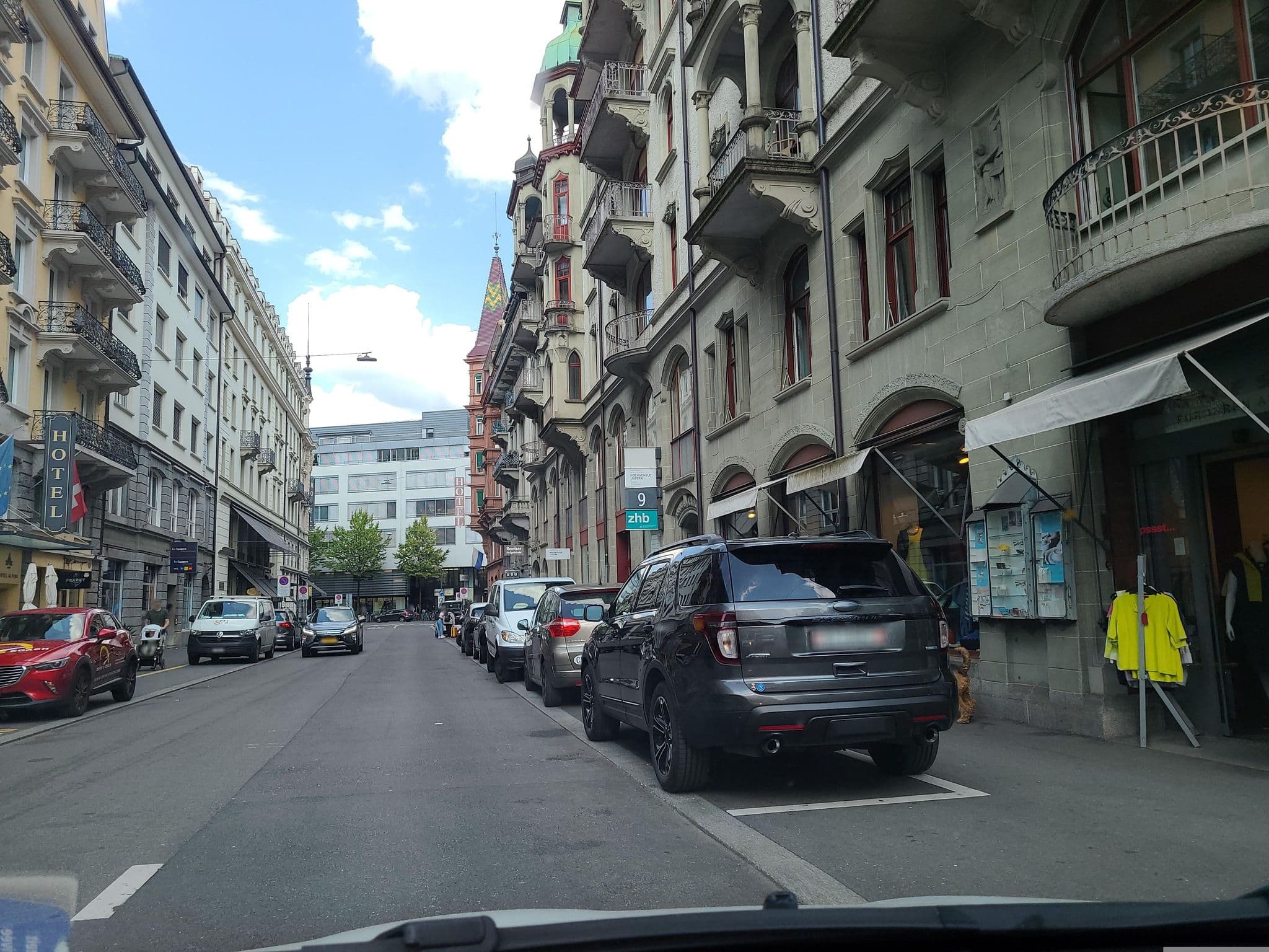 Street view near Hotel Alpina, Luzern — © chrisbeddow (CC BY-SA · Mapillary)