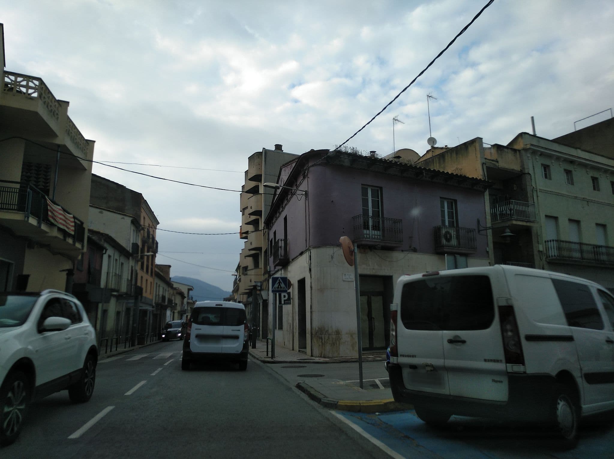 Street view near Hostal Restaurant Tarrés des de 1960, Anglès — © xevi (CC BY-SA · Mapillary)