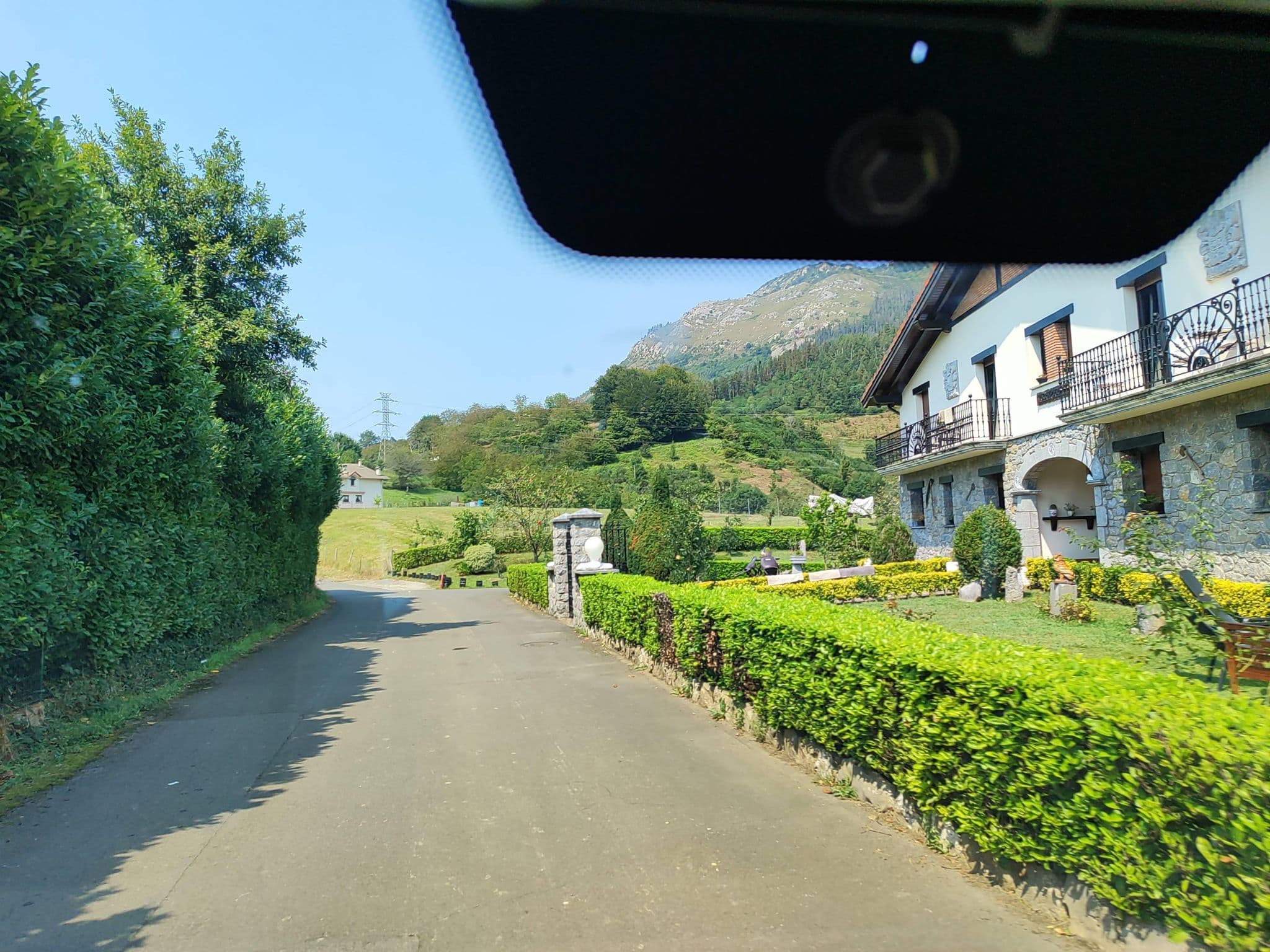 Street view near Txanpardin hotel, Azpeitia — © Halig (CC BY-SA · Mapillary)