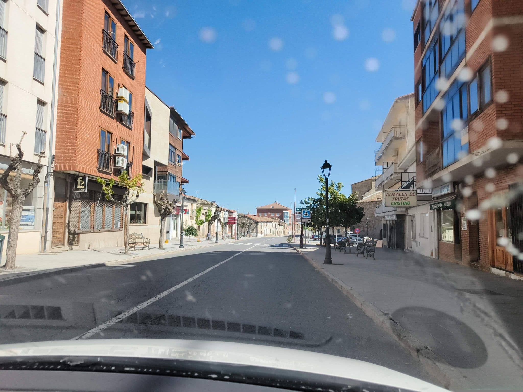 Street view near Hostal Hotel El Chato, Barraco — © sanchi (CC BY-SA · Mapillary)