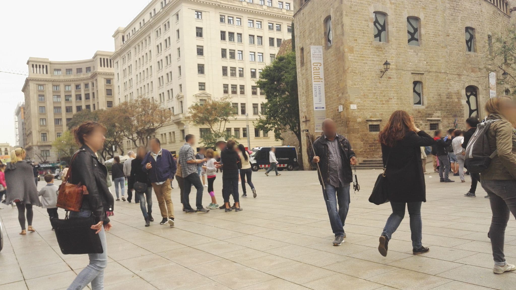 Street view near Lamaro Hotel Barcelona, Barri Gòtic — © marcuscalabresus (CC BY-SA · Mapillary)
