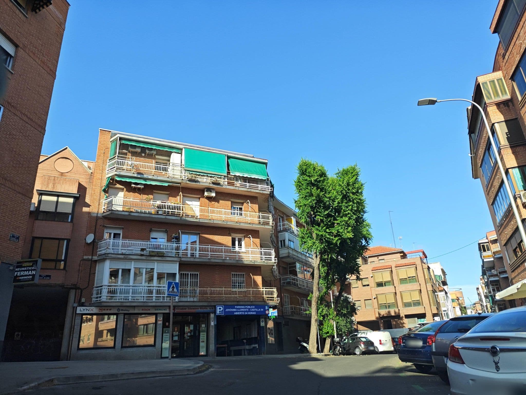 Street view near Lad Madrid, Bellas Vistas — © polkillas (CC BY-SA · Mapillary)