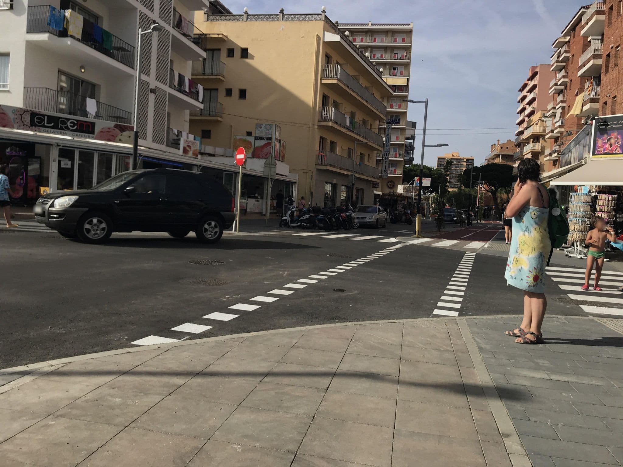Street view near Hotel Blanes, Blanes — © miguel_andrade (CC BY-SA · Mapillary)