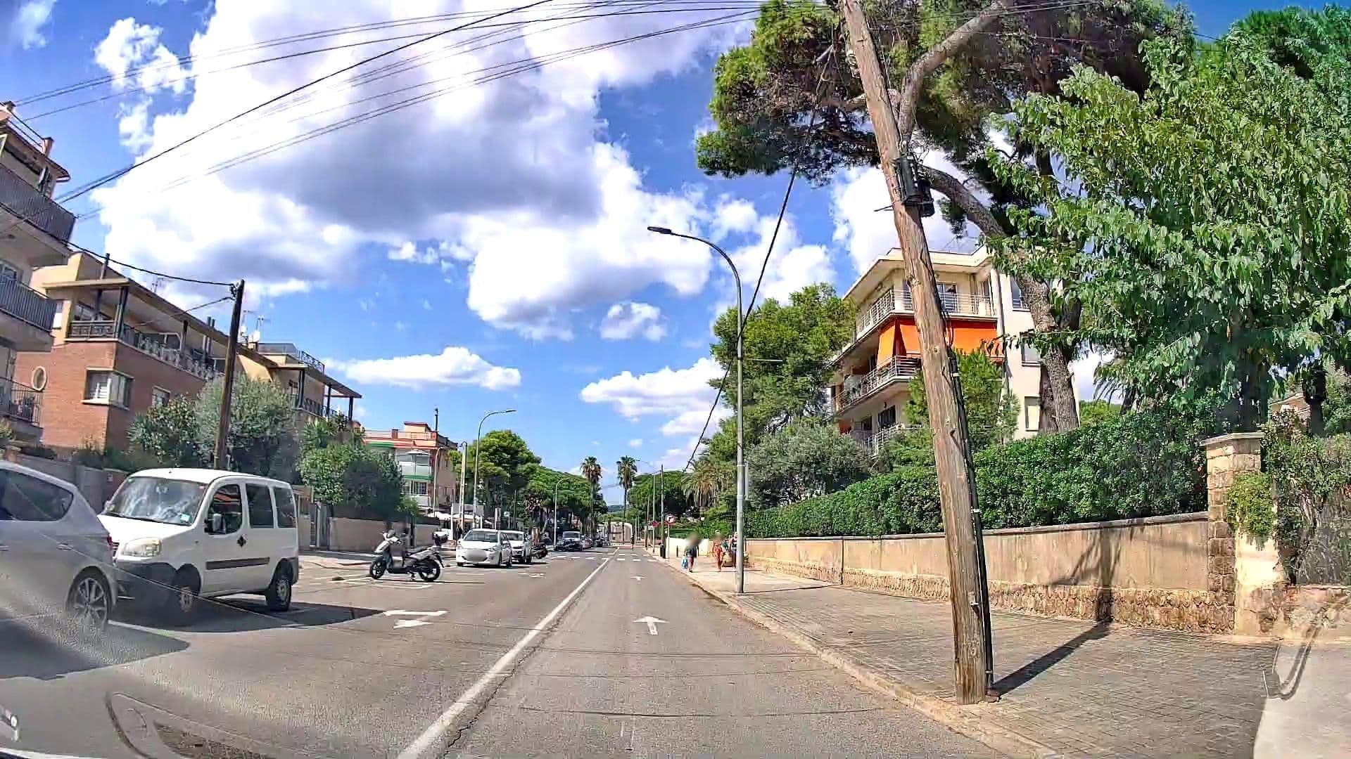 Street view near Bar Hotel El Tiburon, Castelldefels — © m_esp_32 (CC BY-SA · Mapillary)