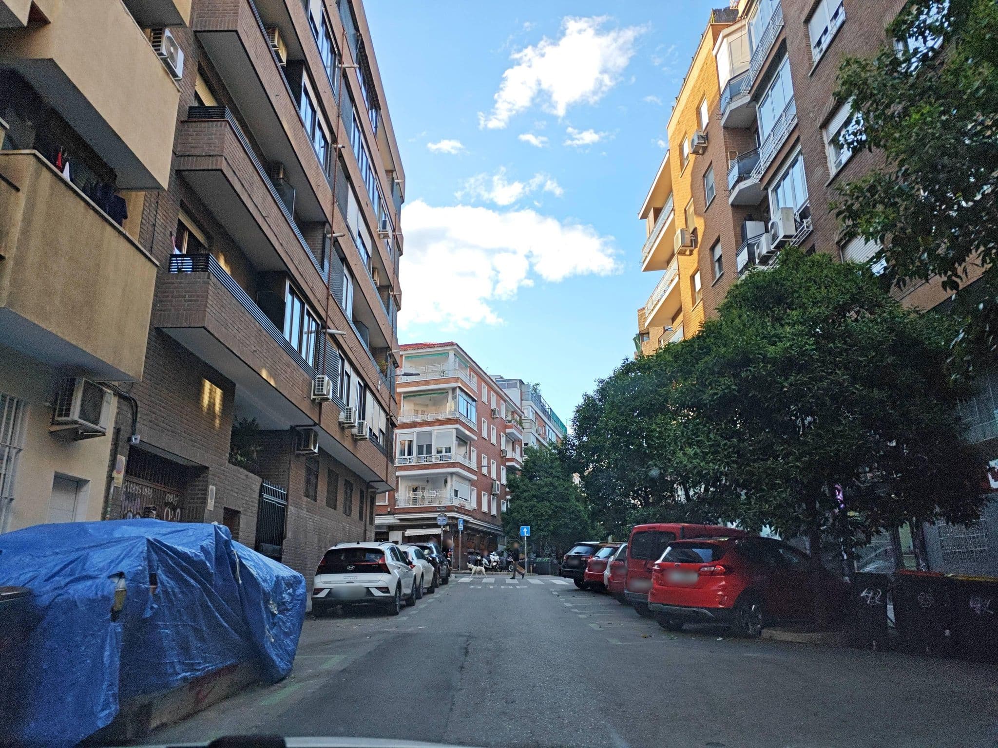 Street view near Hotelito Boutique Madrid Auditorio, Ciudad Jardín — © polkillas (CC BY-SA · Mapillary)