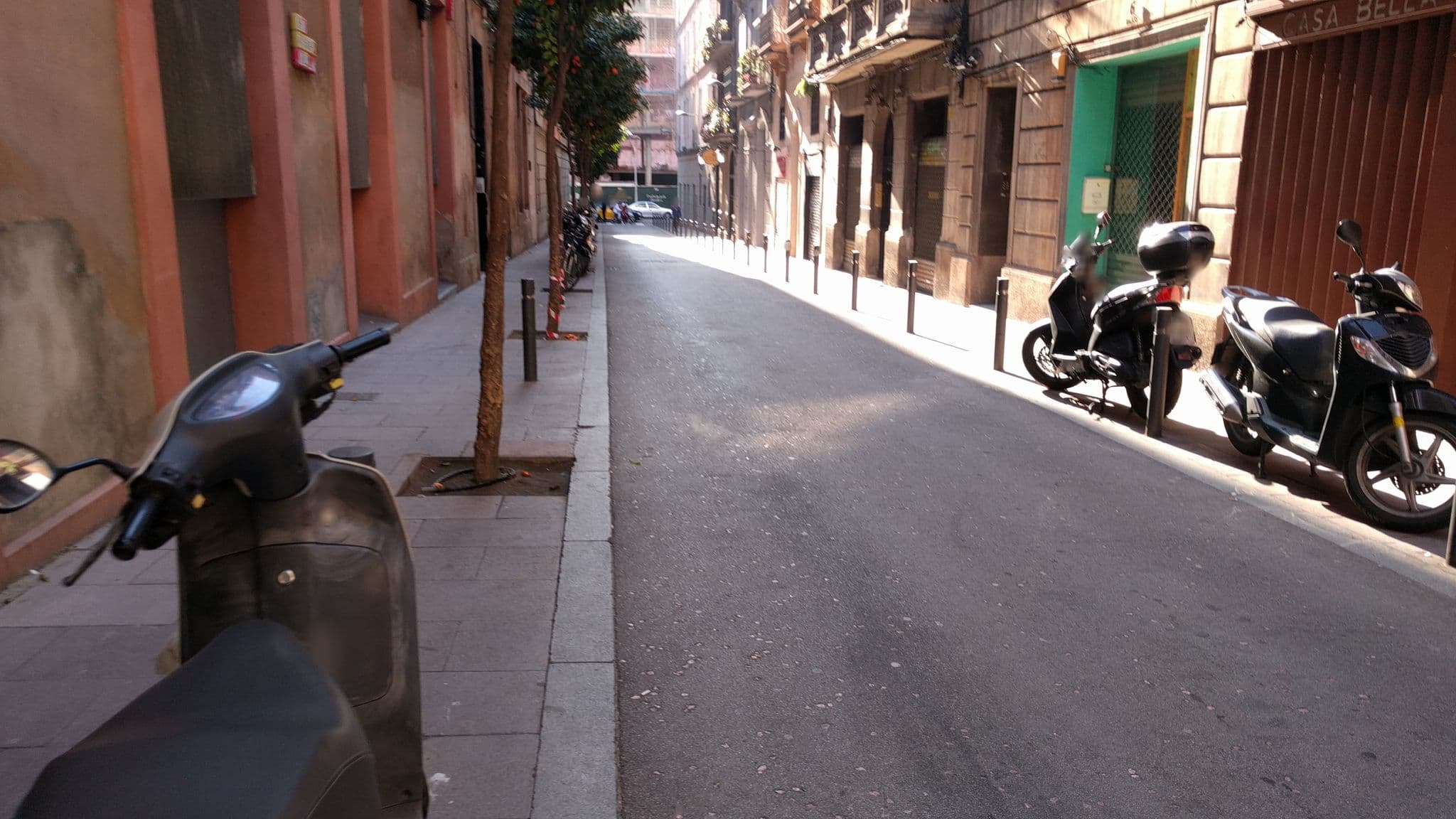 Street view near Casa Bella Gracia, Gràcia — © pere (CC BY-SA · Mapillary)